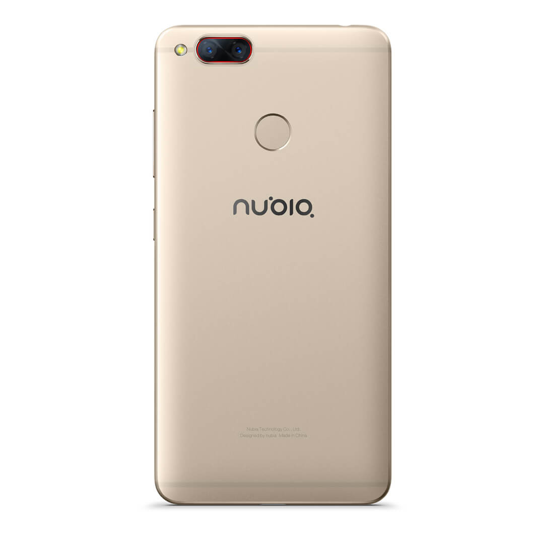 Retro di uno smartphone dorato con doppia fotocamera, logo Nubia e sensore di impronte digitali.