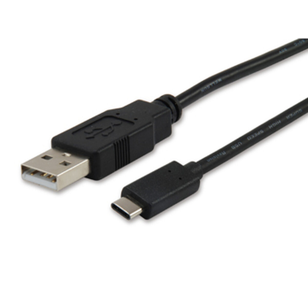 Câble USB noir avec connecteurs USB-A et USB-C. Fond blanc.