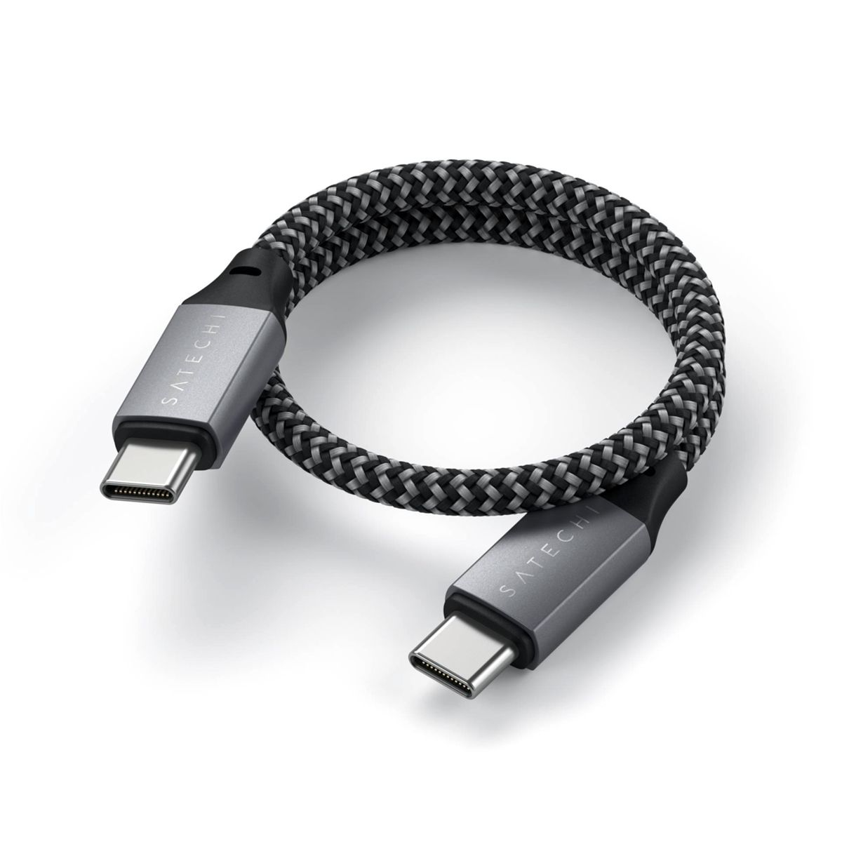 Un cavo USB-C con un design intrecciato grigio e nero.