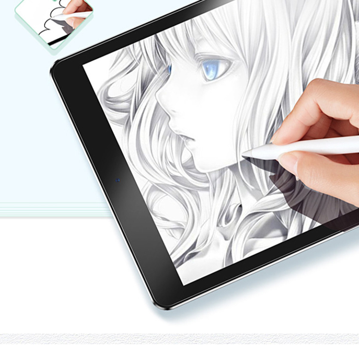 Een tablet met een tekening. Een hand met een stylus tekent het gezicht van een vrouw.