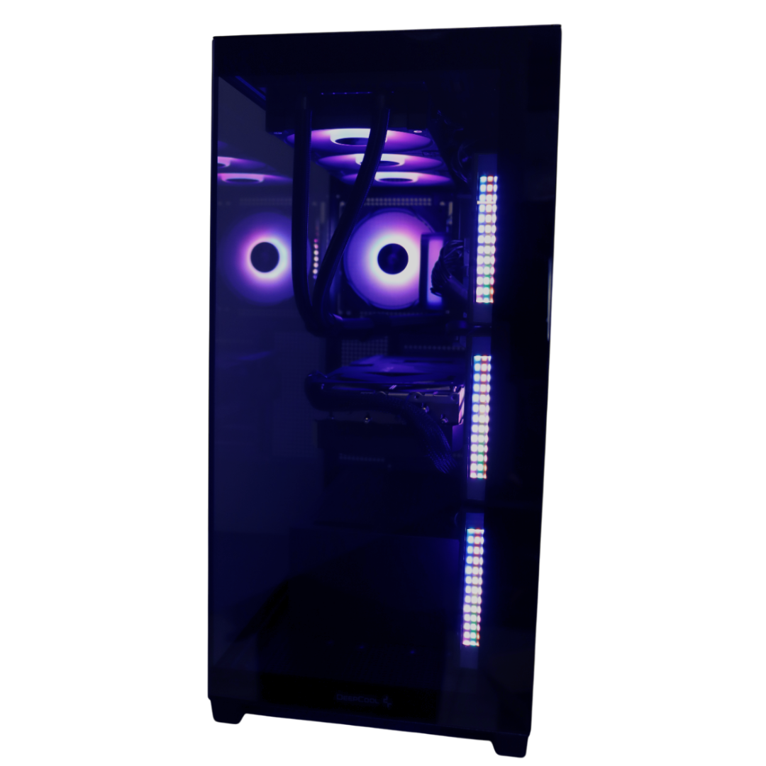 Interno di un case per computer con luci colorate. Il case è nero con un pannello laterale in vetro.