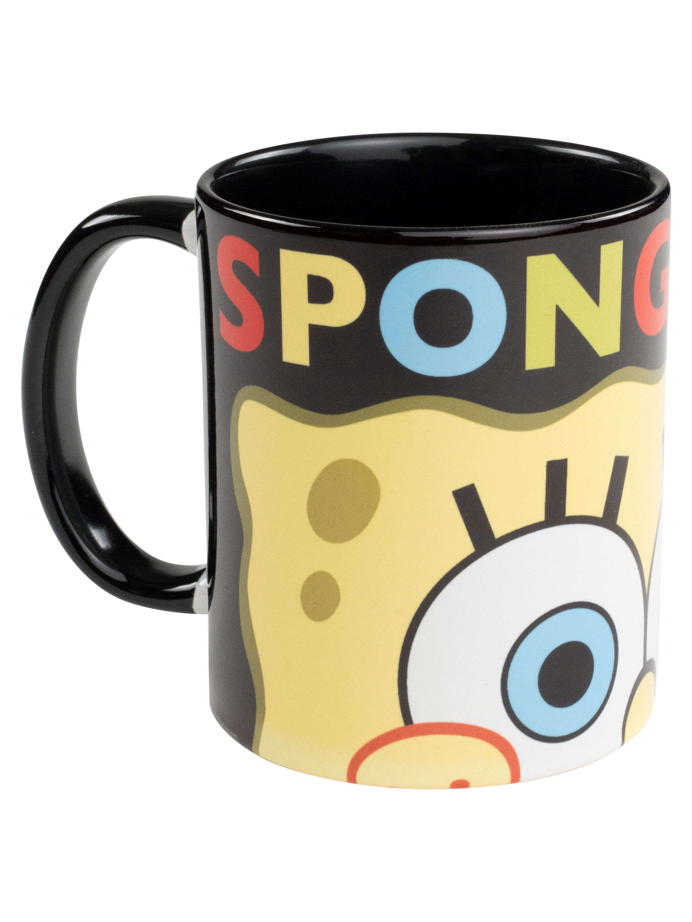 SpongeBob-Tasse mit schwarzem Griff. Hat SpongeBobs Gesicht und das Wort SPONGE.