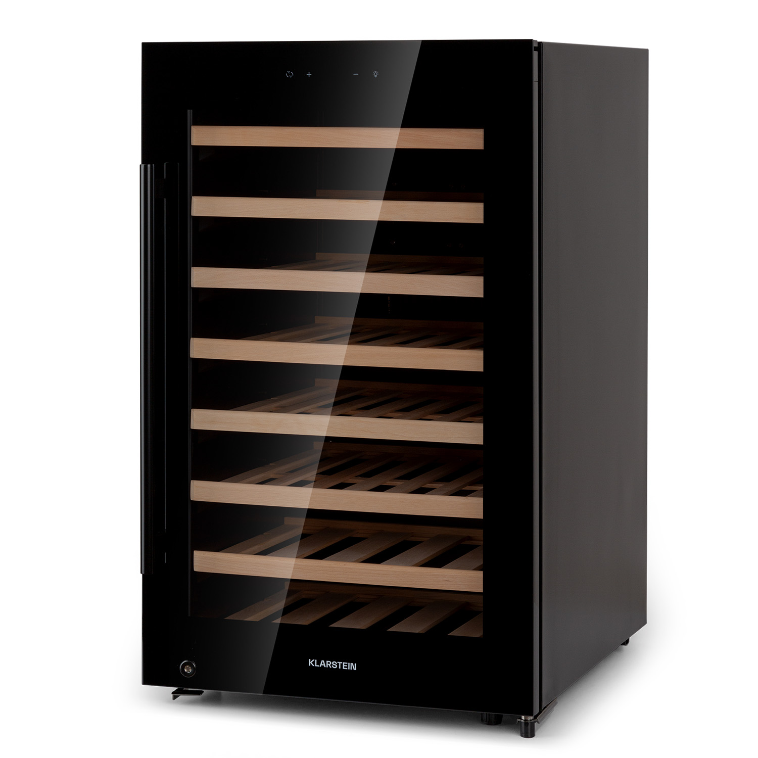 Frigorifero per vino nero con porta in vetro e ripiani in legno, su sfondo bianco.