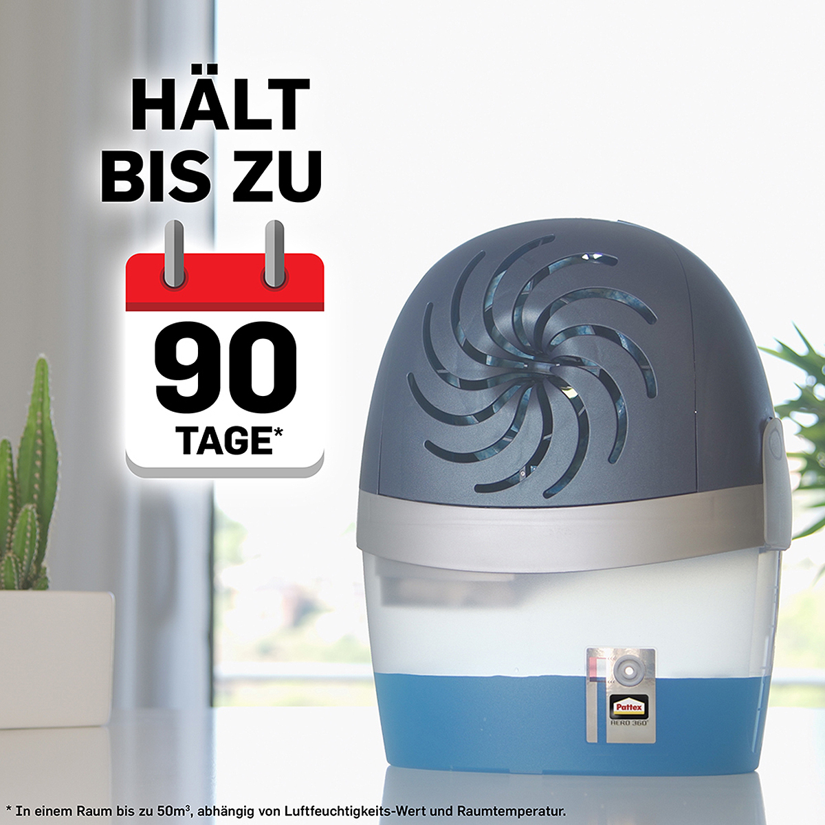 Un deumidificatore blu e bianco con il testo "HÄLT BIS ZU 90 TAGE".