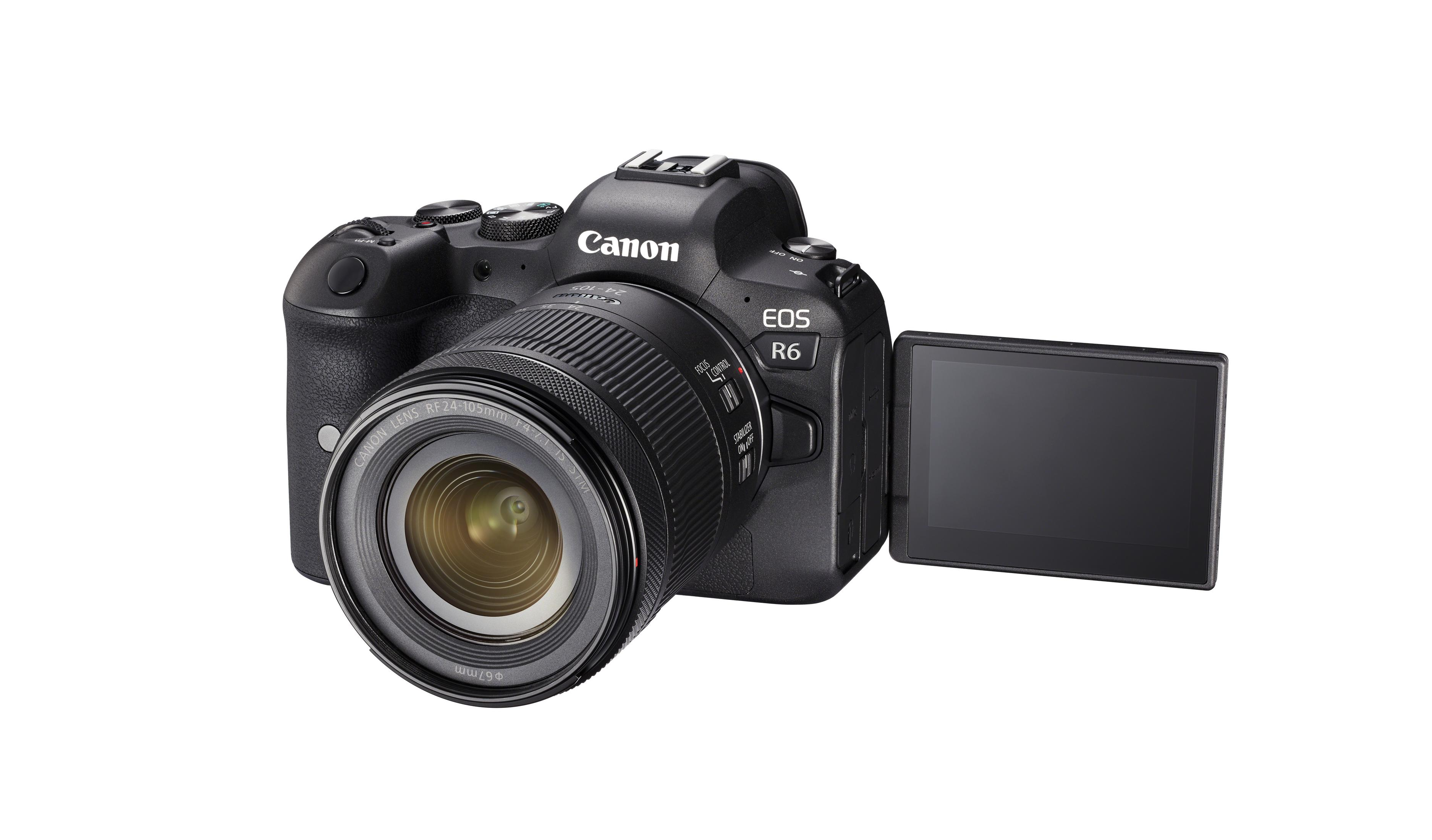 Cámara Canon EOS R6 negra con lente y pantalla abatible, fondo blanco.