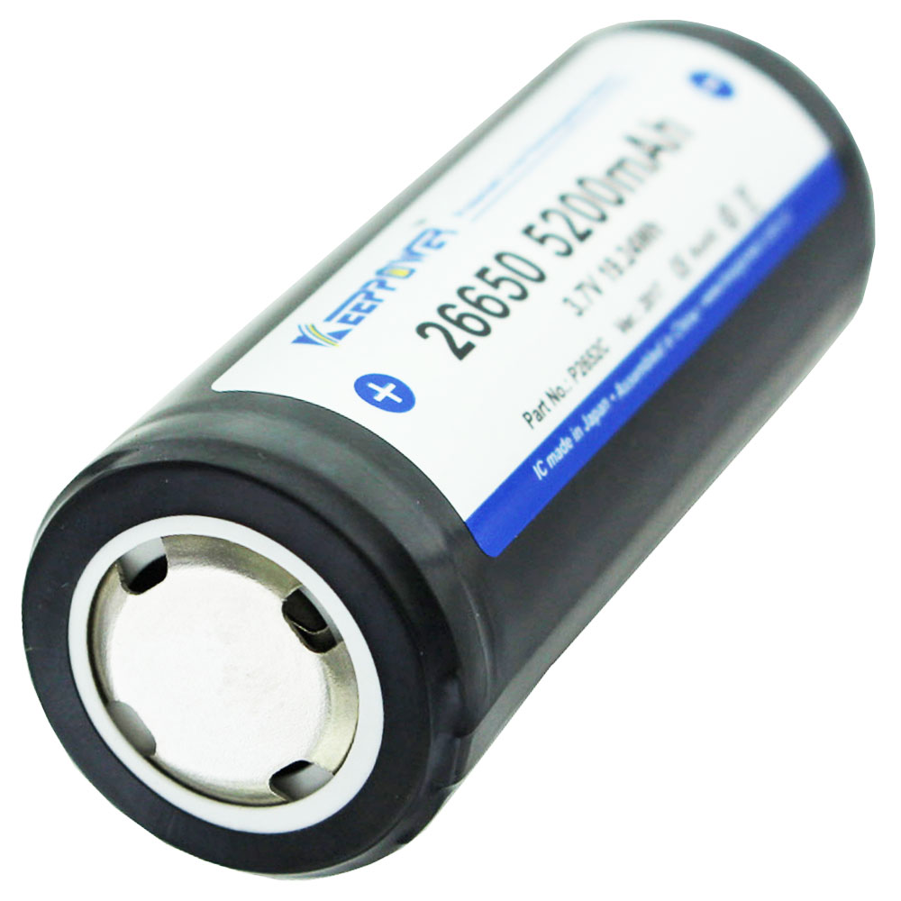 Zylindrische Batterie mit der Aufschrift 'KEEPPOWER 26650 5200mAh'.