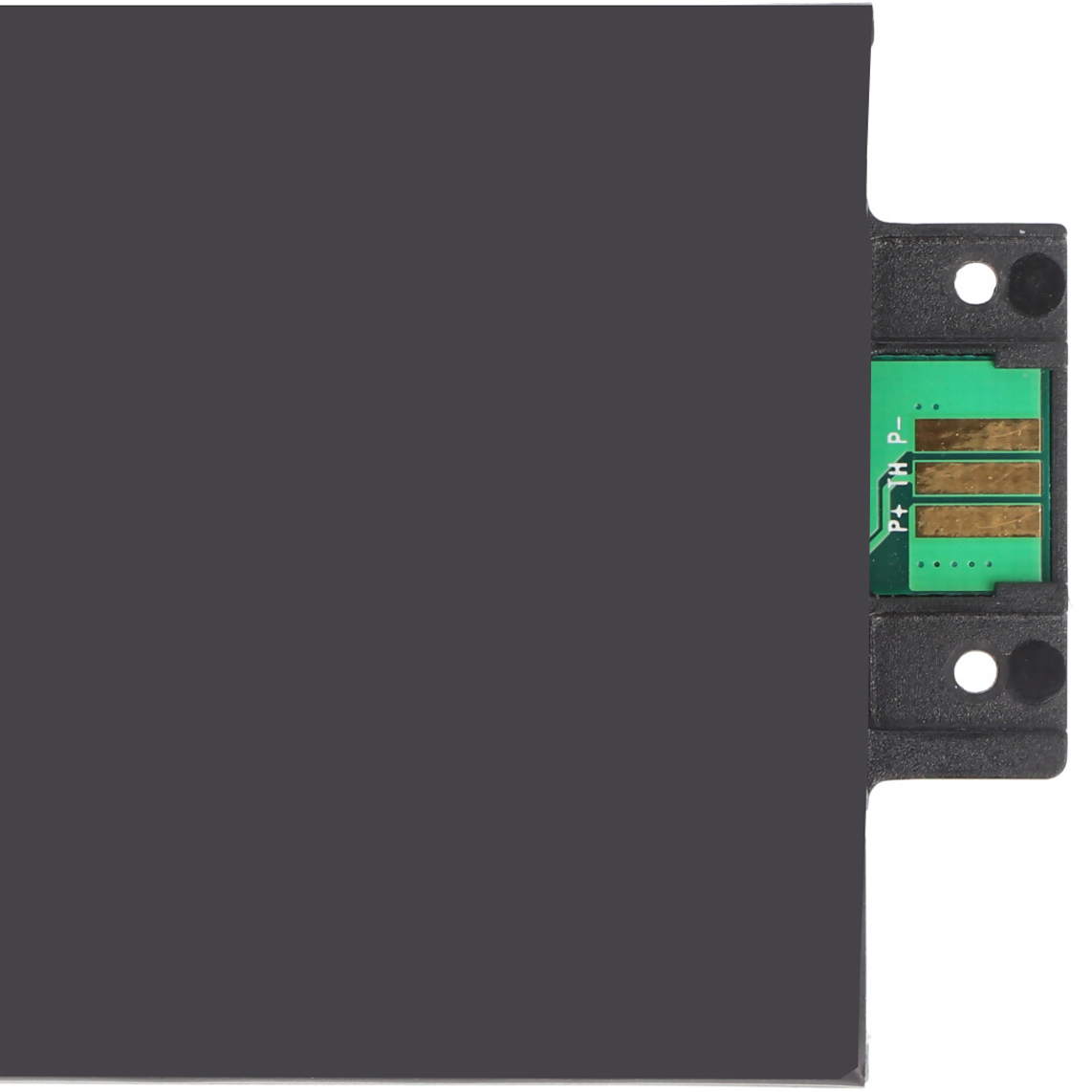 Schwarze elektronische Komponente mit grünen und kupferfarbenen Anschlüssen. Isoliert auf weißem Hintergrund.