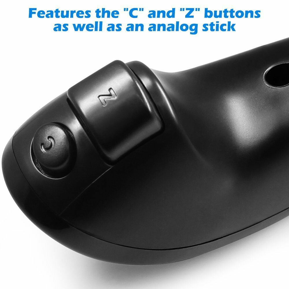 Nahaufnahme eines schwarzen Gamecontrollers mit den Tasten 'C' und 'Z' und einem Analogstick.