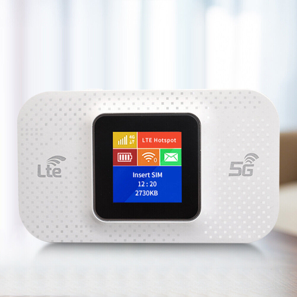 Weißes 5G LTE-Hotspot-Gerät mit schwarzem Bildschirm, der Verbindungs- und SIM-Informationen anzeigt.