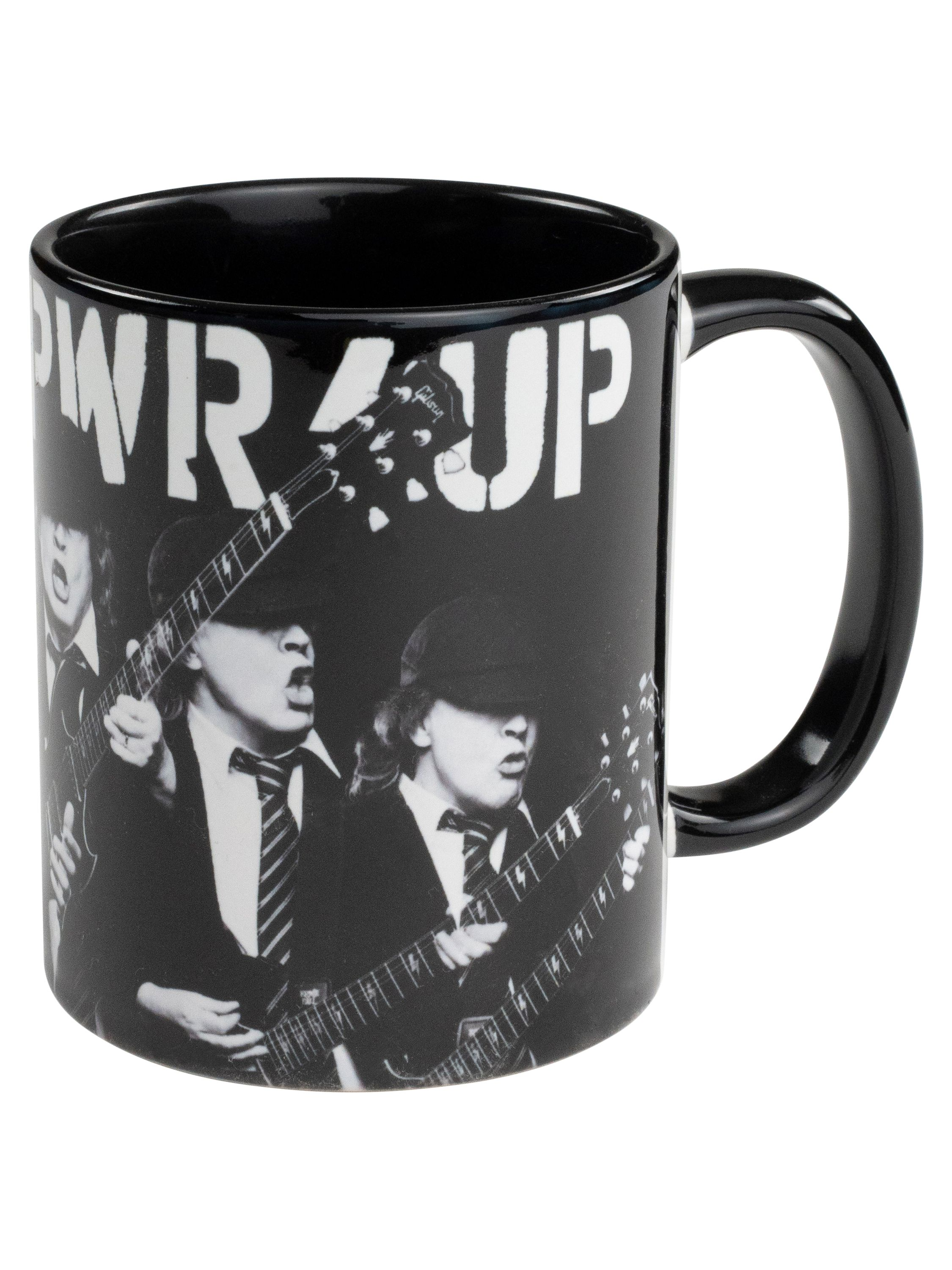 Schwarze Tasse mit AC/DC-Bandmitgliedern. Die Tasse hat das 'PWR UP'-Logo.