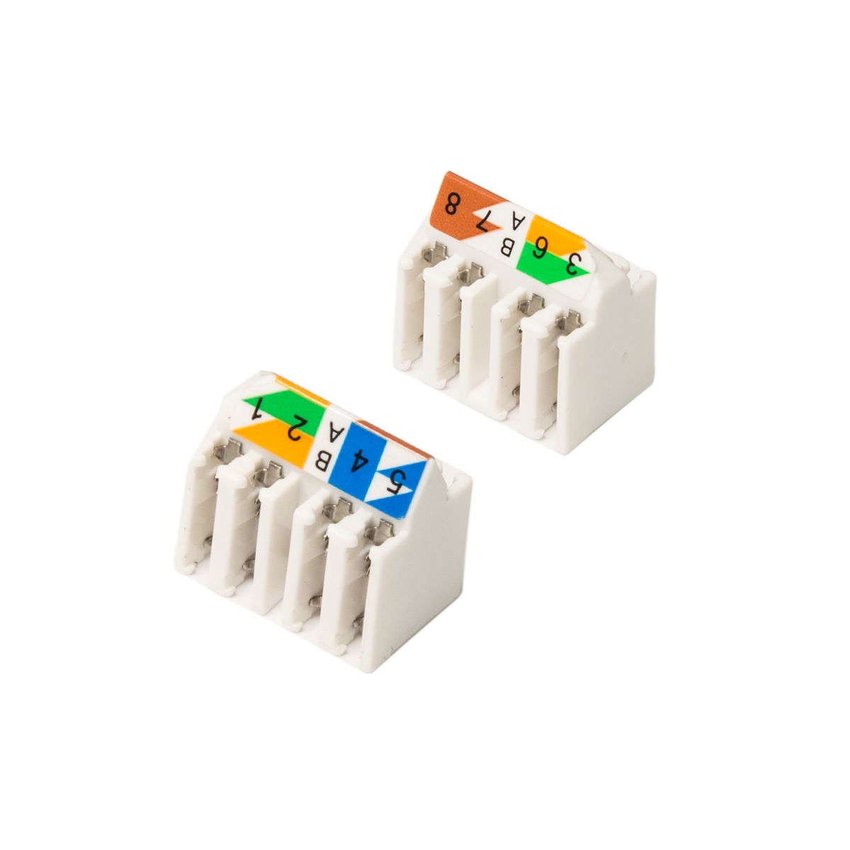 Zwei weiße RJ45-Stecker mit nummerierten und farbigen Markierungen.