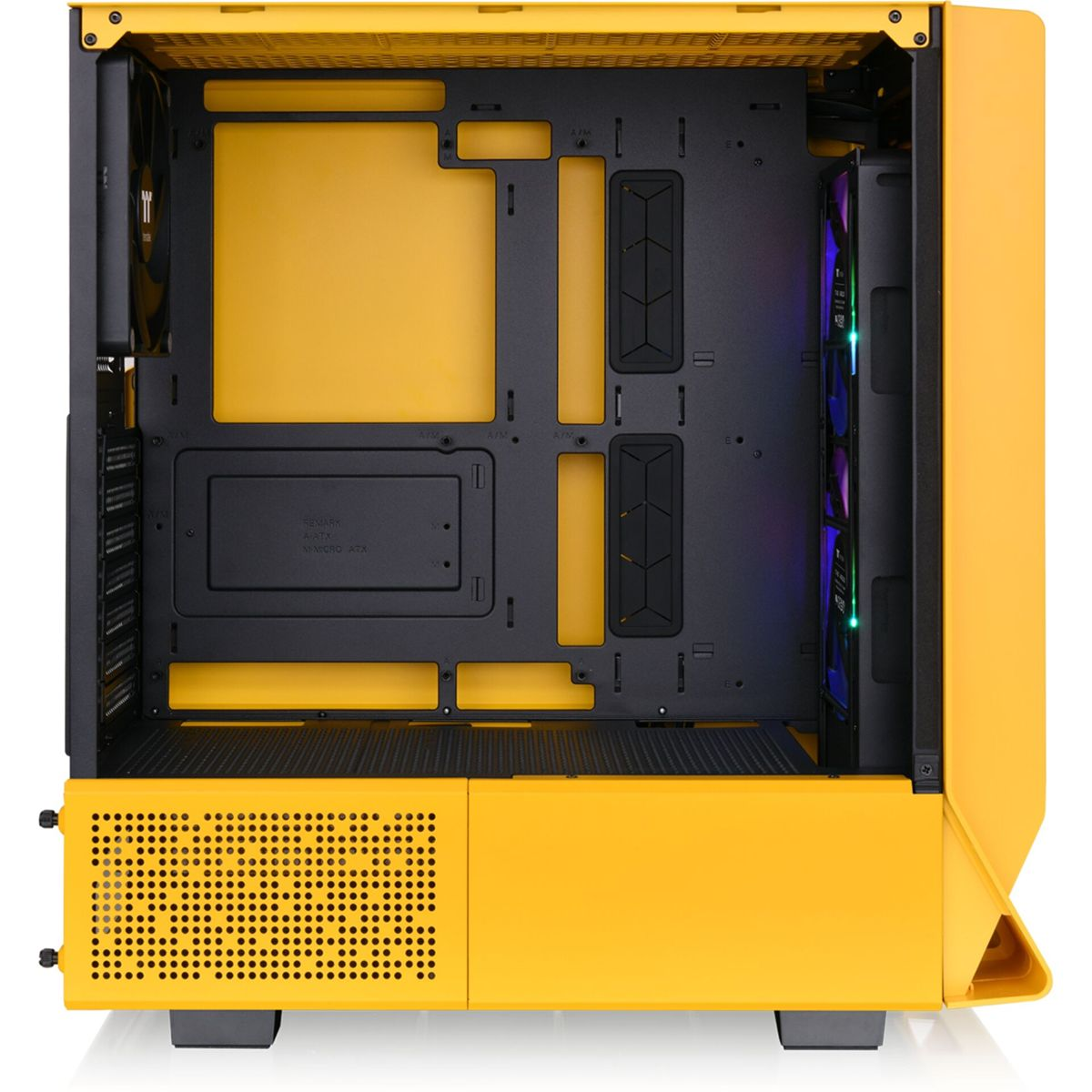 Case PC giallo e nero. Interno visibile con spazio aperto per i componenti. Design angolato.