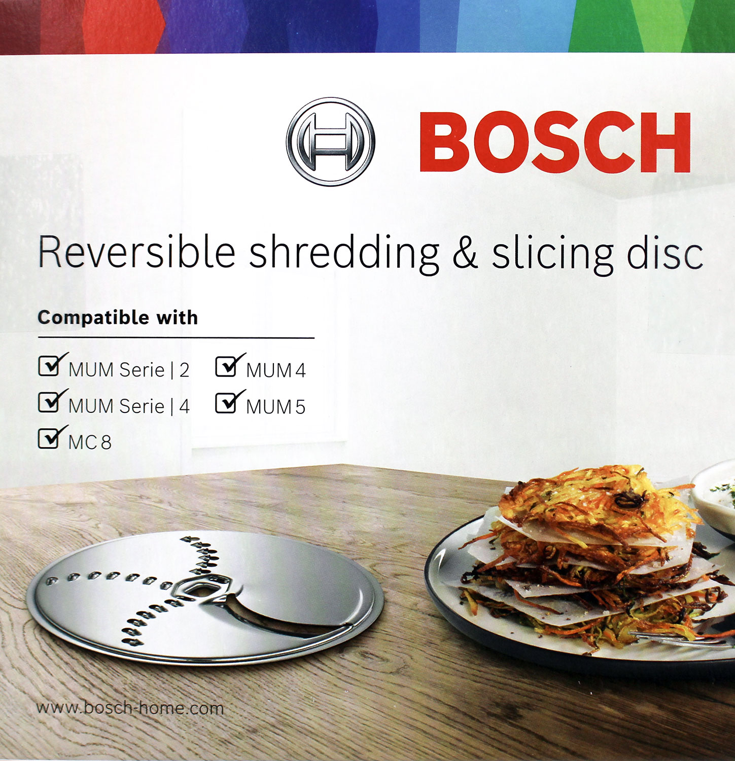 Metalowy dysk do rozdrabniania i krojenia z jedzeniem na talerzu i tekstem o kompatybilności.