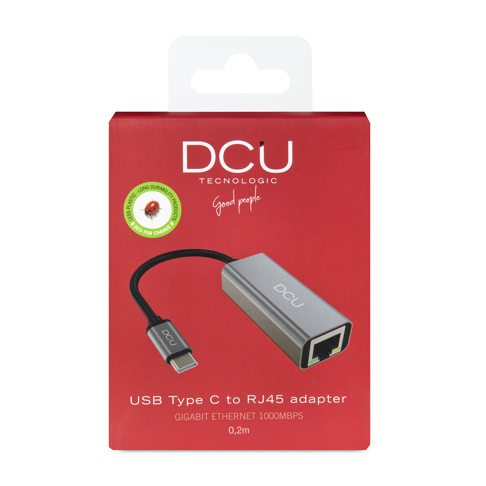 Un adaptador DCU USB Tipo C a RJ45 rojo y gris en un paquete rojo. El adaptador está sobre blanco.
