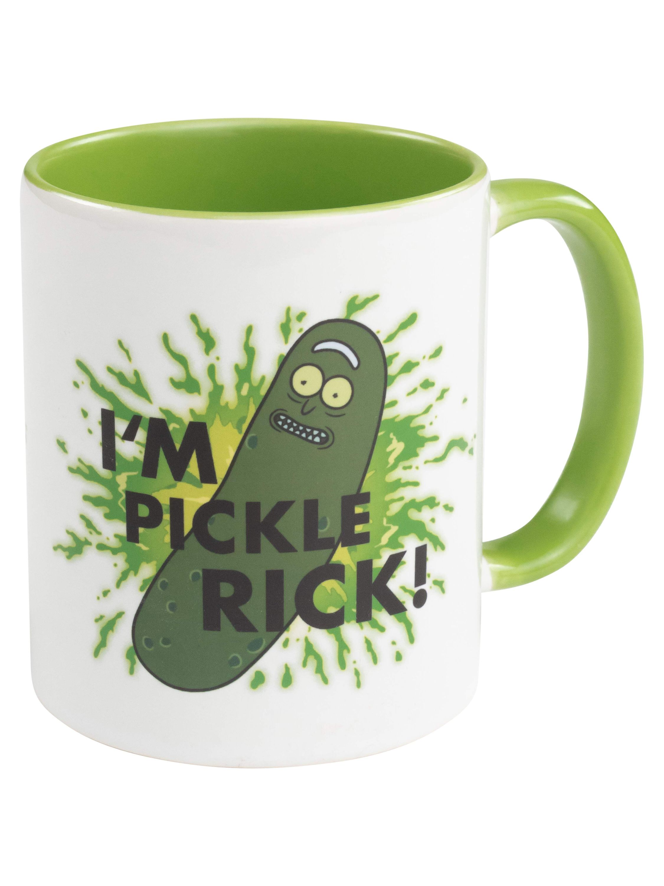Weißer Becher mit grünem Innenraum und Griff. Er hat ein Pickle Rick-Design.