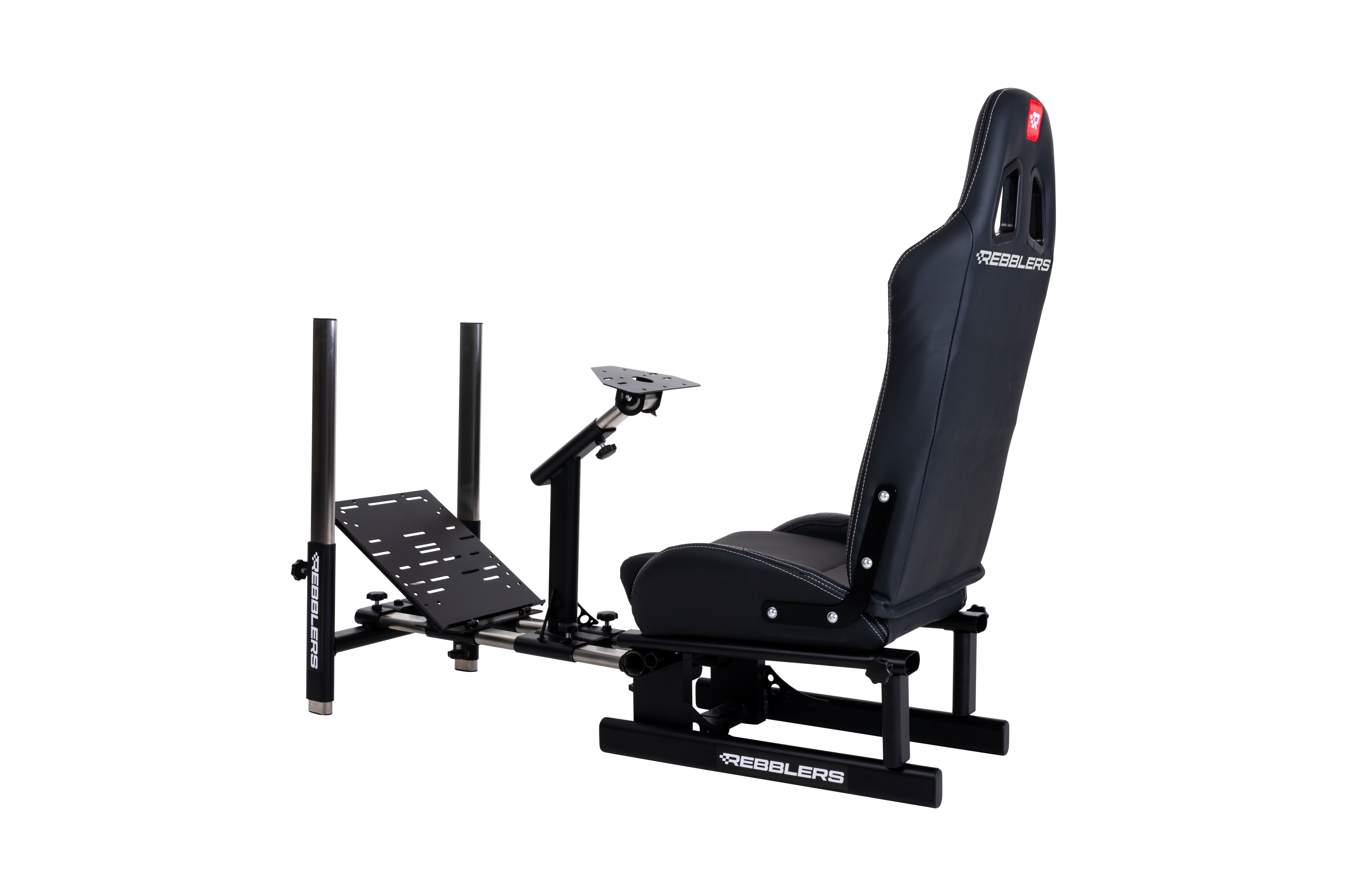 Gaming-Stuhl-Simulator-Setup. Schwarzer Stuhl mit Rennsitz-Design, mit weißem Hintergrund.