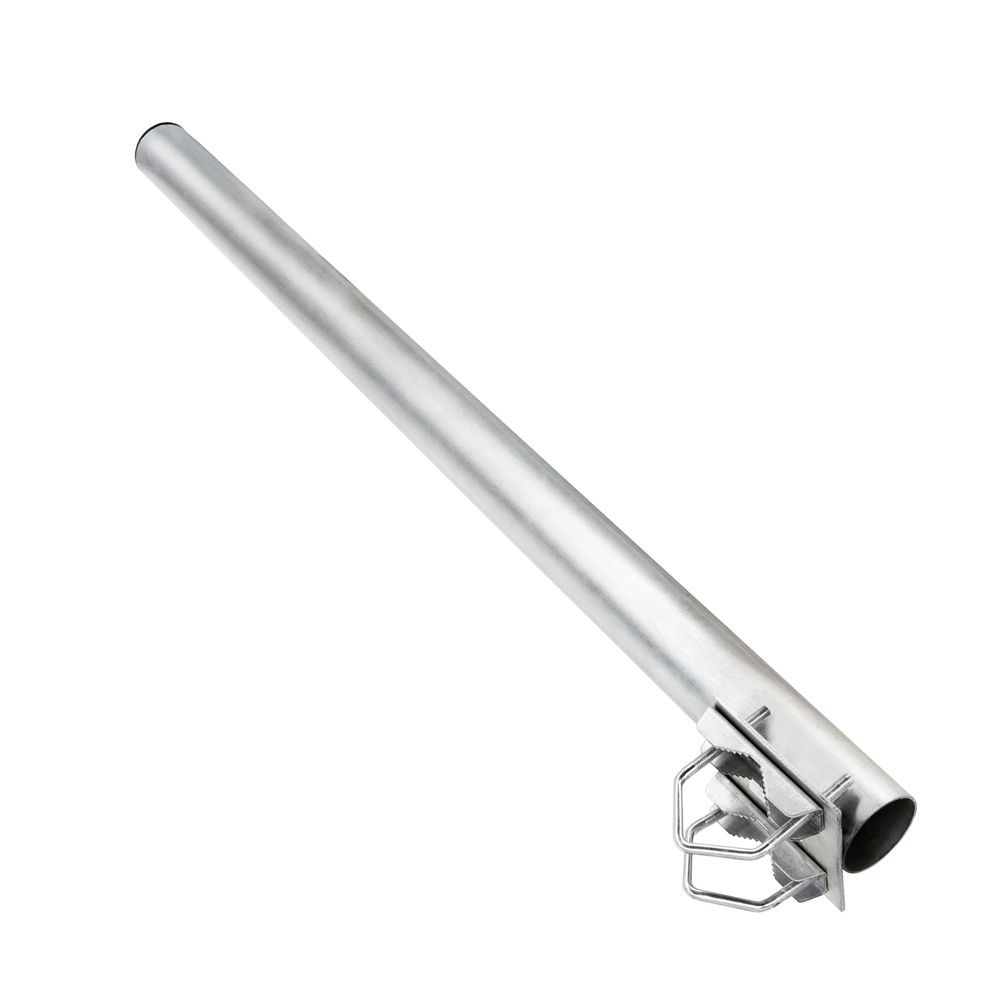 Ein langes, silbernes Metallrohr mit einer Halterung. Weißer Hintergrund, schräge Ansicht.