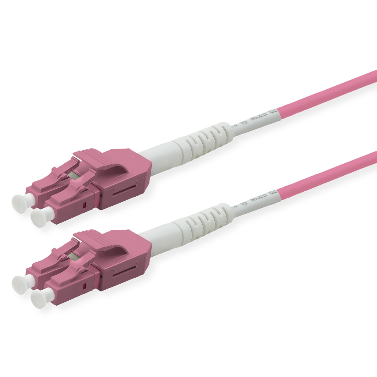 Deux câbles à fibre optique roses avec connecteurs. Blanc et rose. Sur fond blanc.