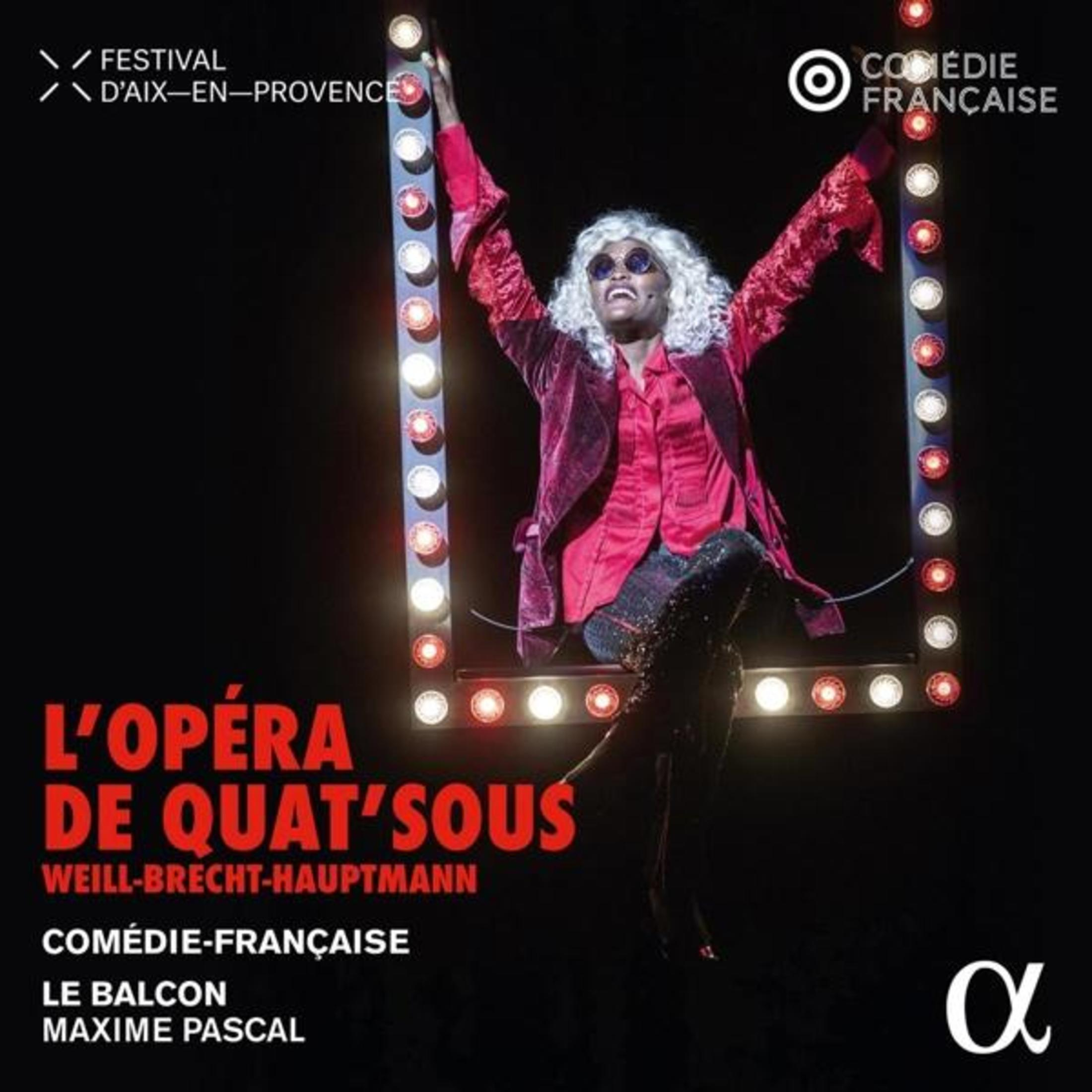Copertina dell'album di un'opera teatrale, una donna con un top rosso, uno sfondo del palcoscenico.