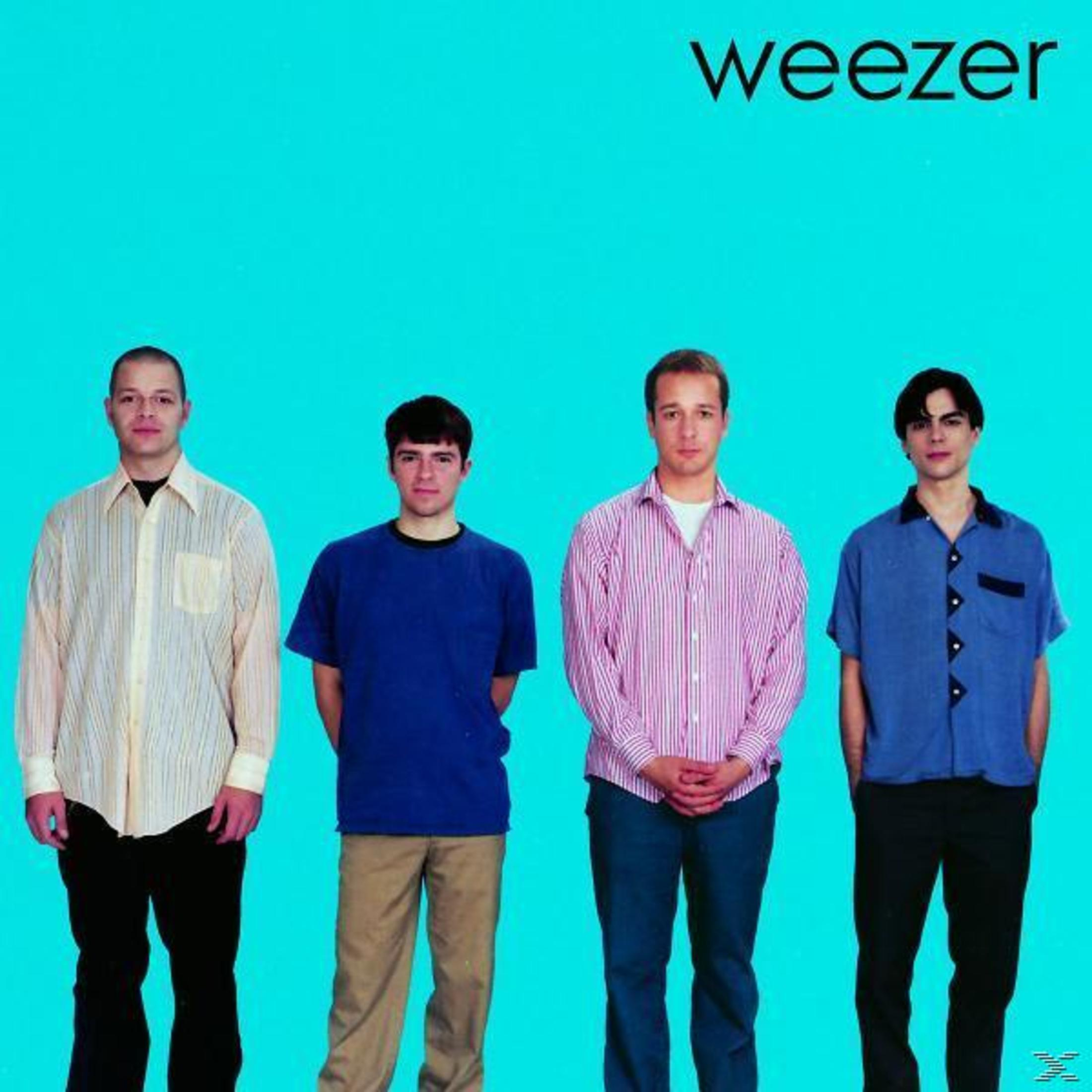 Copertina dell'album dei Weezer. Quattro uomini in camicia in piedi davanti a uno sfondo blu. Il nome della band è in alto.