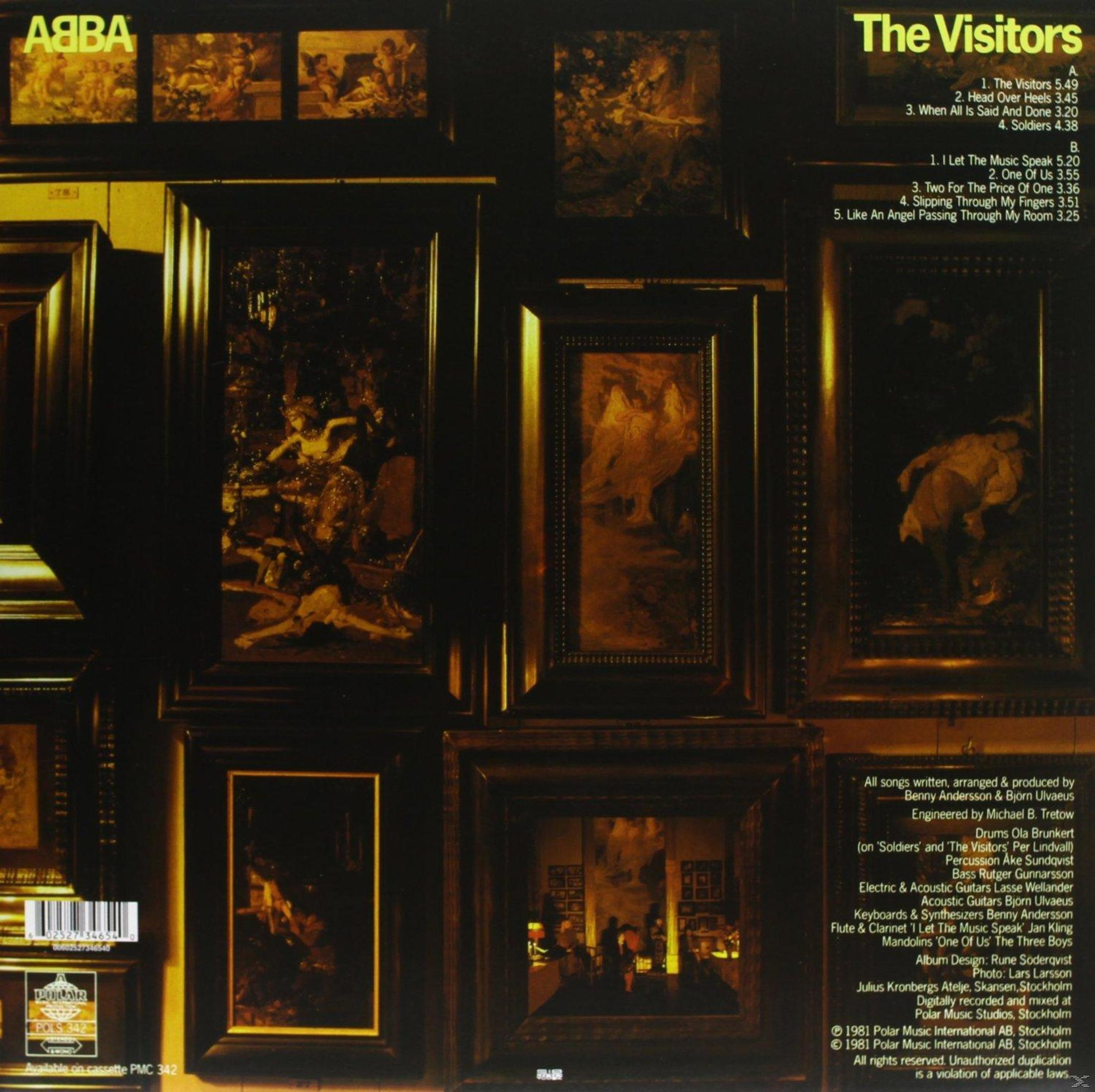 Copertina dell'album con vari dipinti in cornici e testo sull'album.