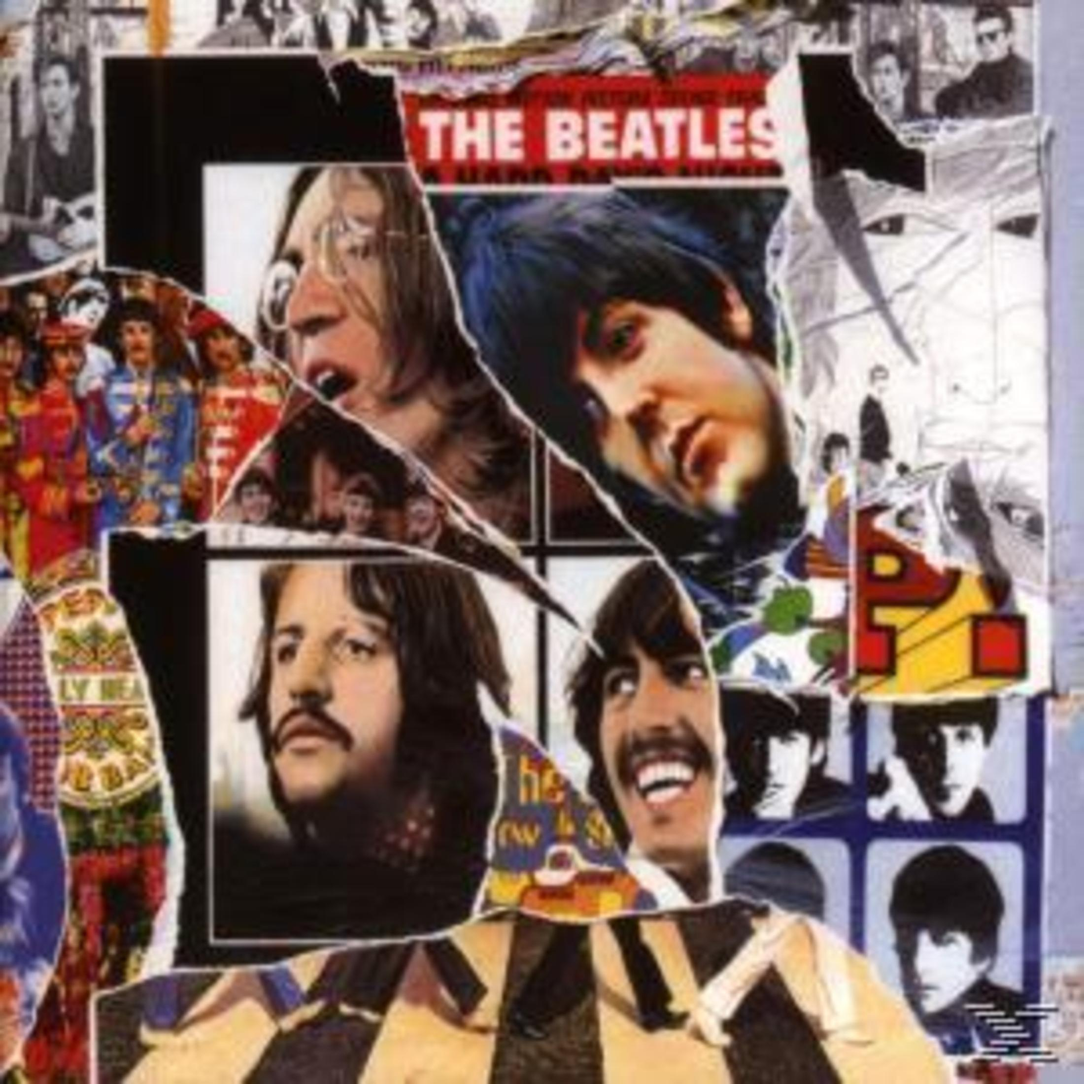 Copertina dell'album con un collage di foto dei Beatles.