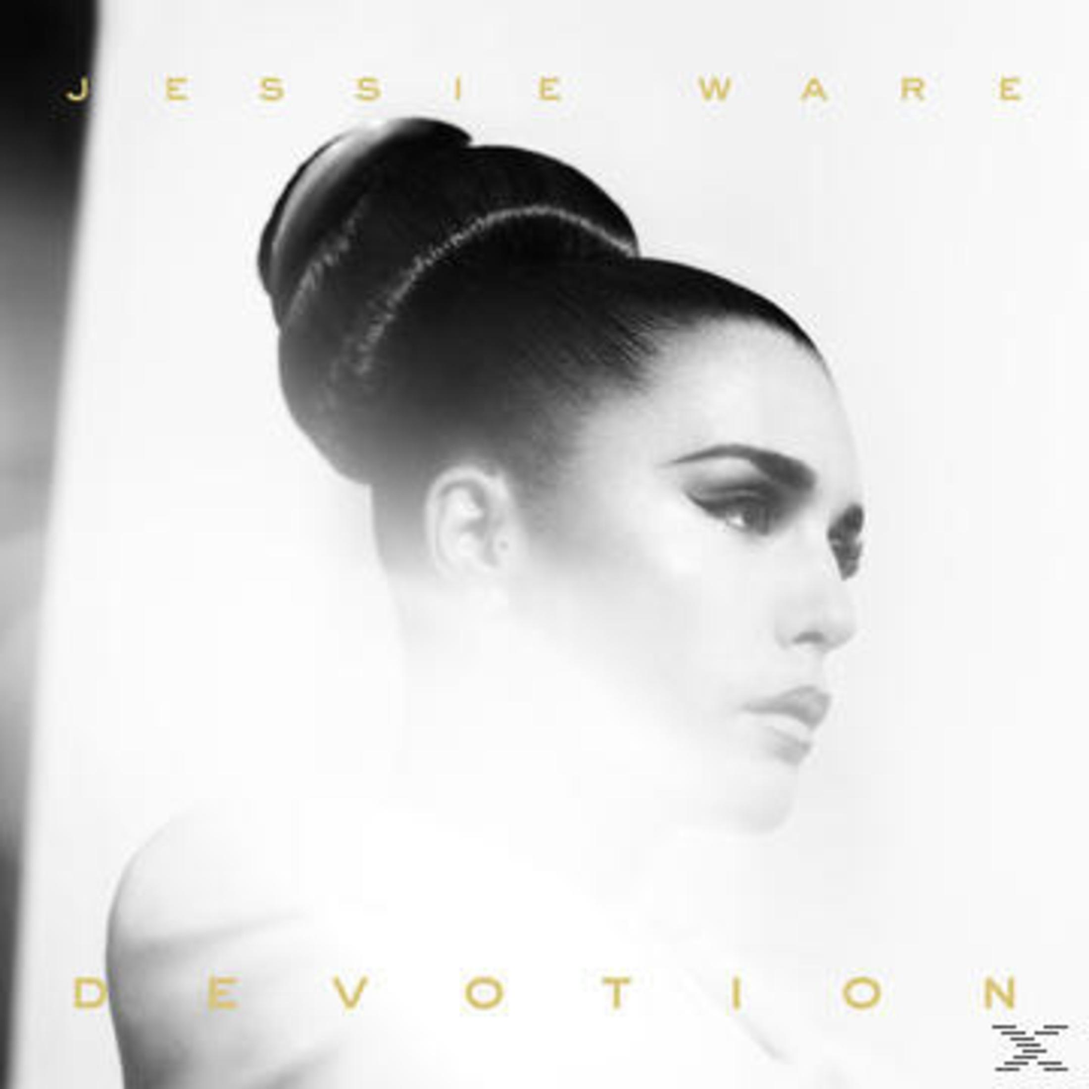 Portada del álbum de Jessie Ware, con su rostro en un retrato en blanco y negro. La palabra DEVOTION debajo.