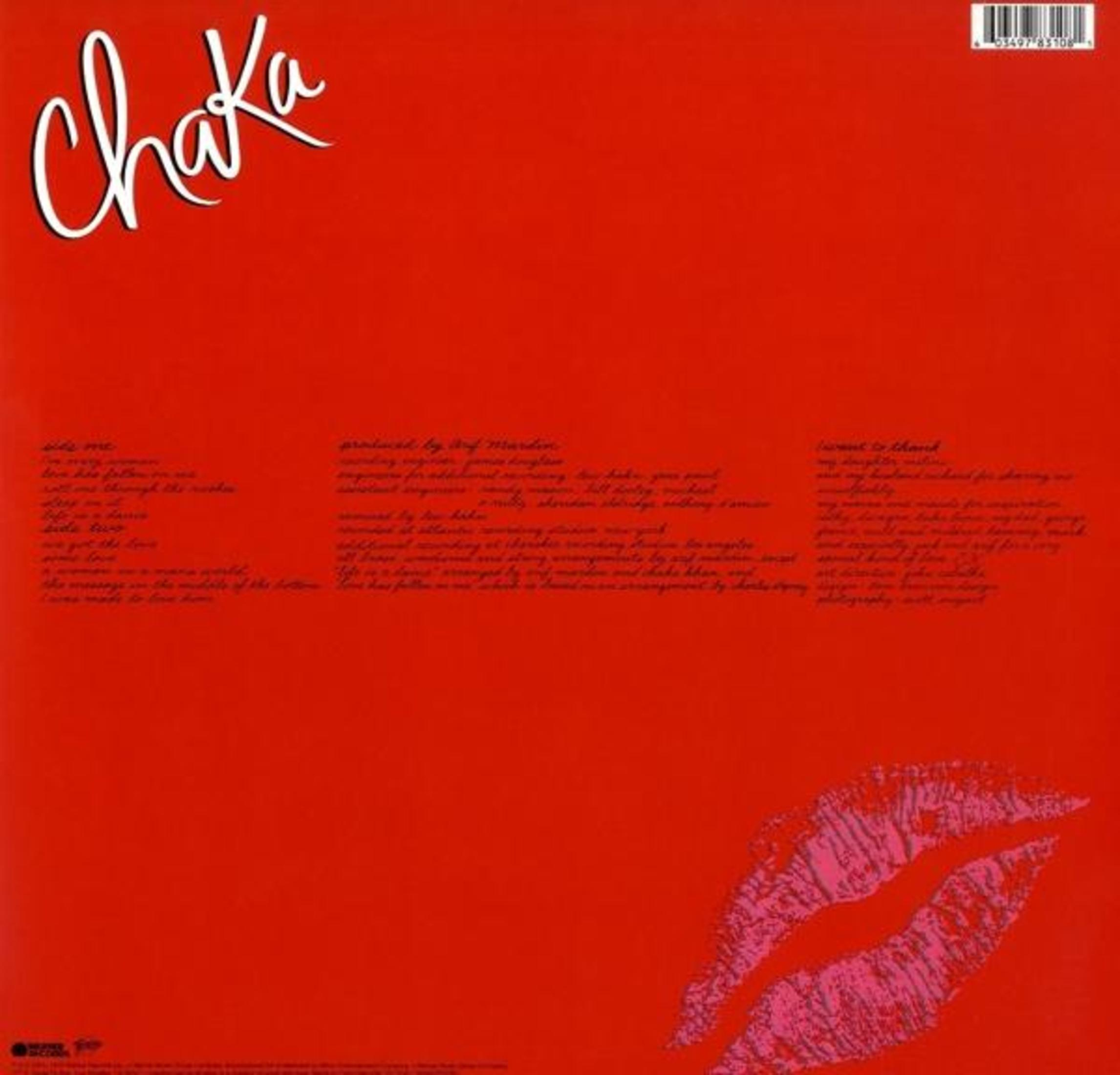 Copertina rossa con testo e un bacio di rossetto. Retro di un album di Chaka.