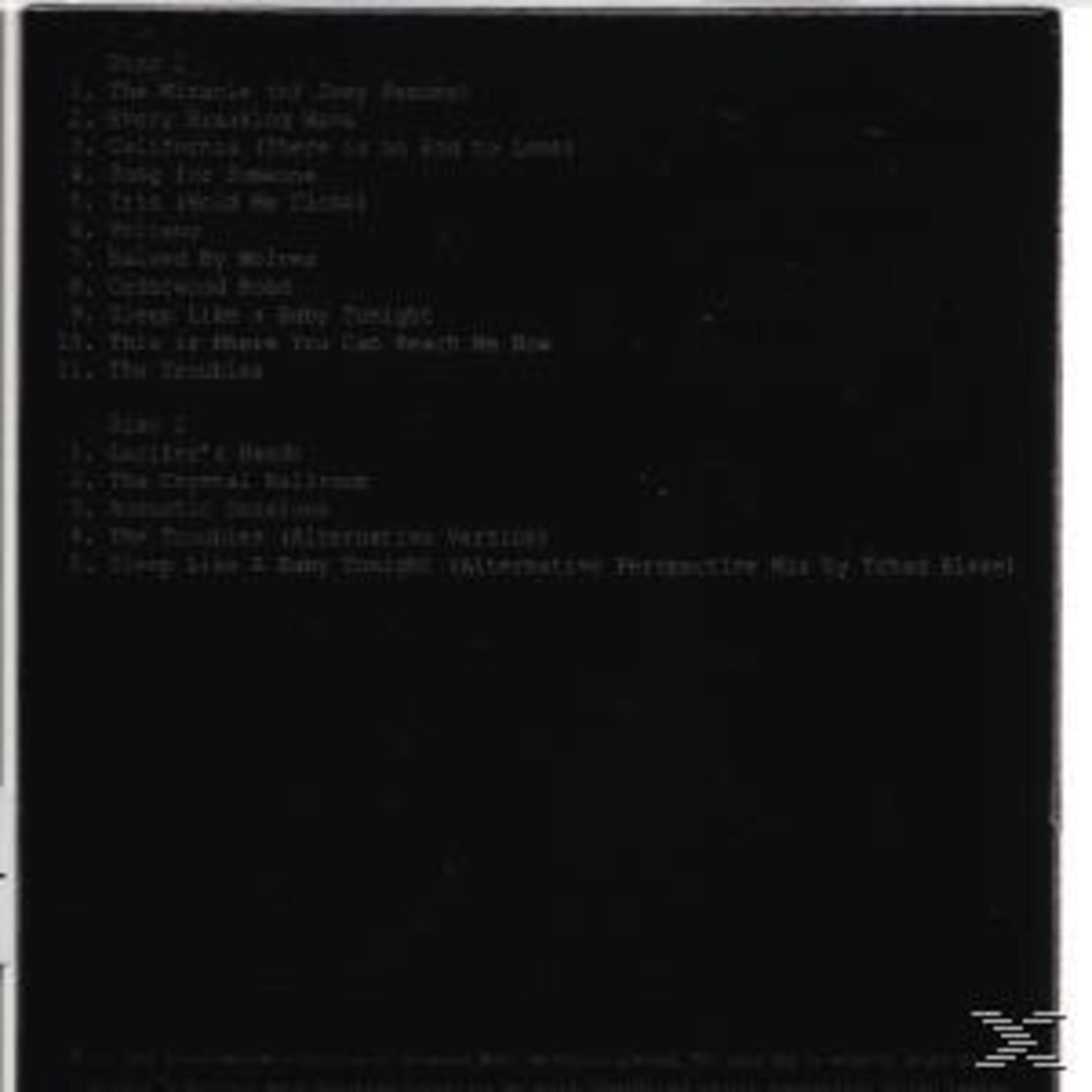 Copertina dell'album nera con tracklist in testo bianco. Anche lo sfondo è nero.