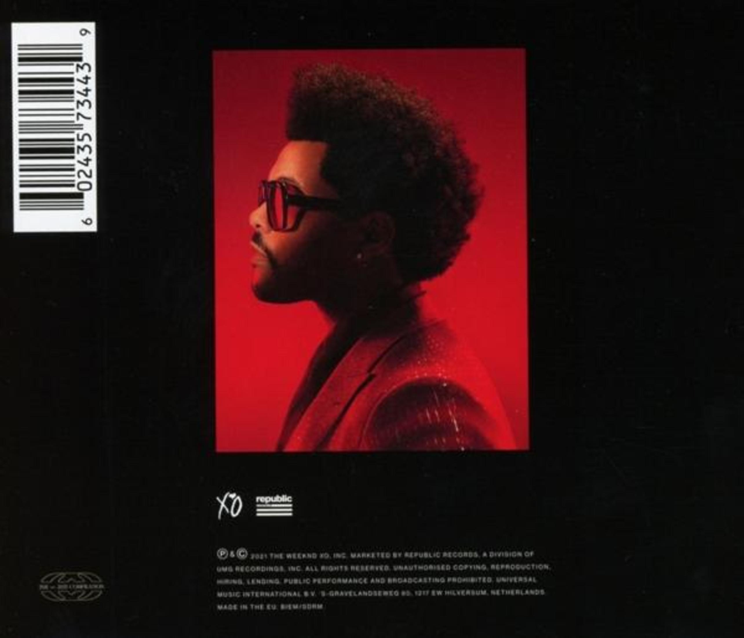 Albumcover. Ein Mann mit Sonnenbrille in einem rot getönten Bild. Der Hintergrund ist rot.