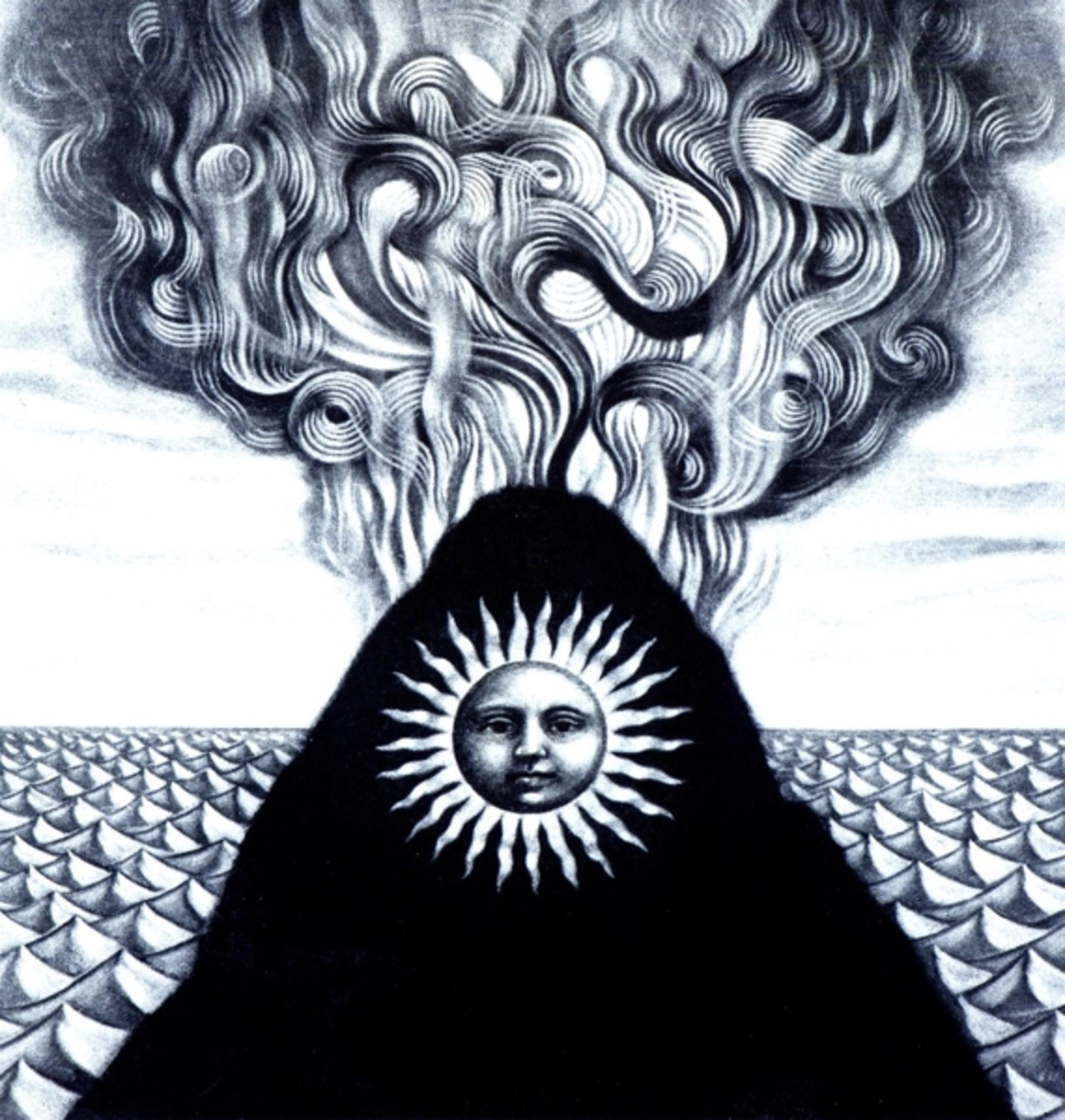 Illustrazione in bianco e nero: un vulcano con un volto di sole, fumo sopra e onde sotto. Cielo chiaro.