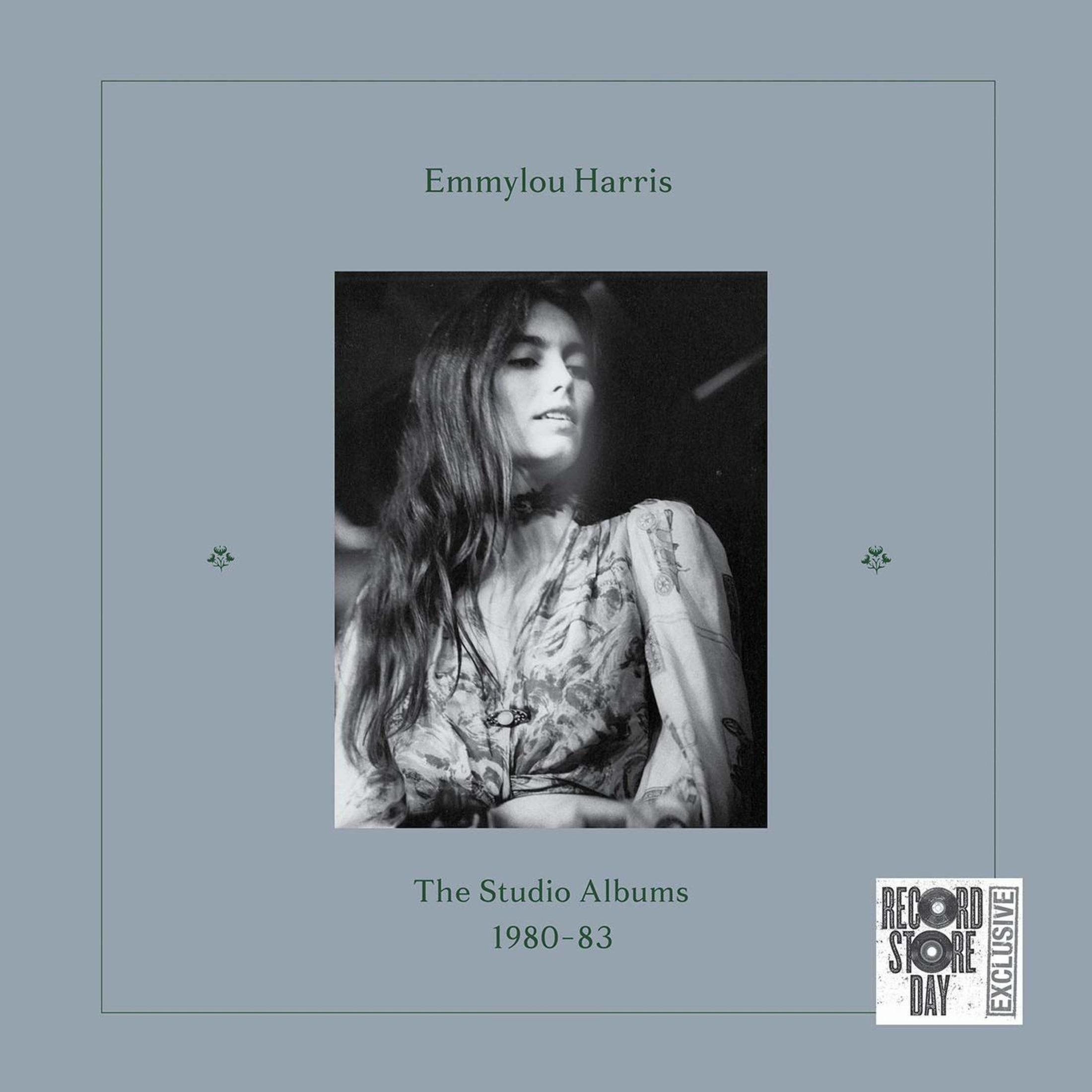 Emmylou Harris albumhoes, zwart-wit foto. Tekst: 'Emmylou Harris' en albumdetails.