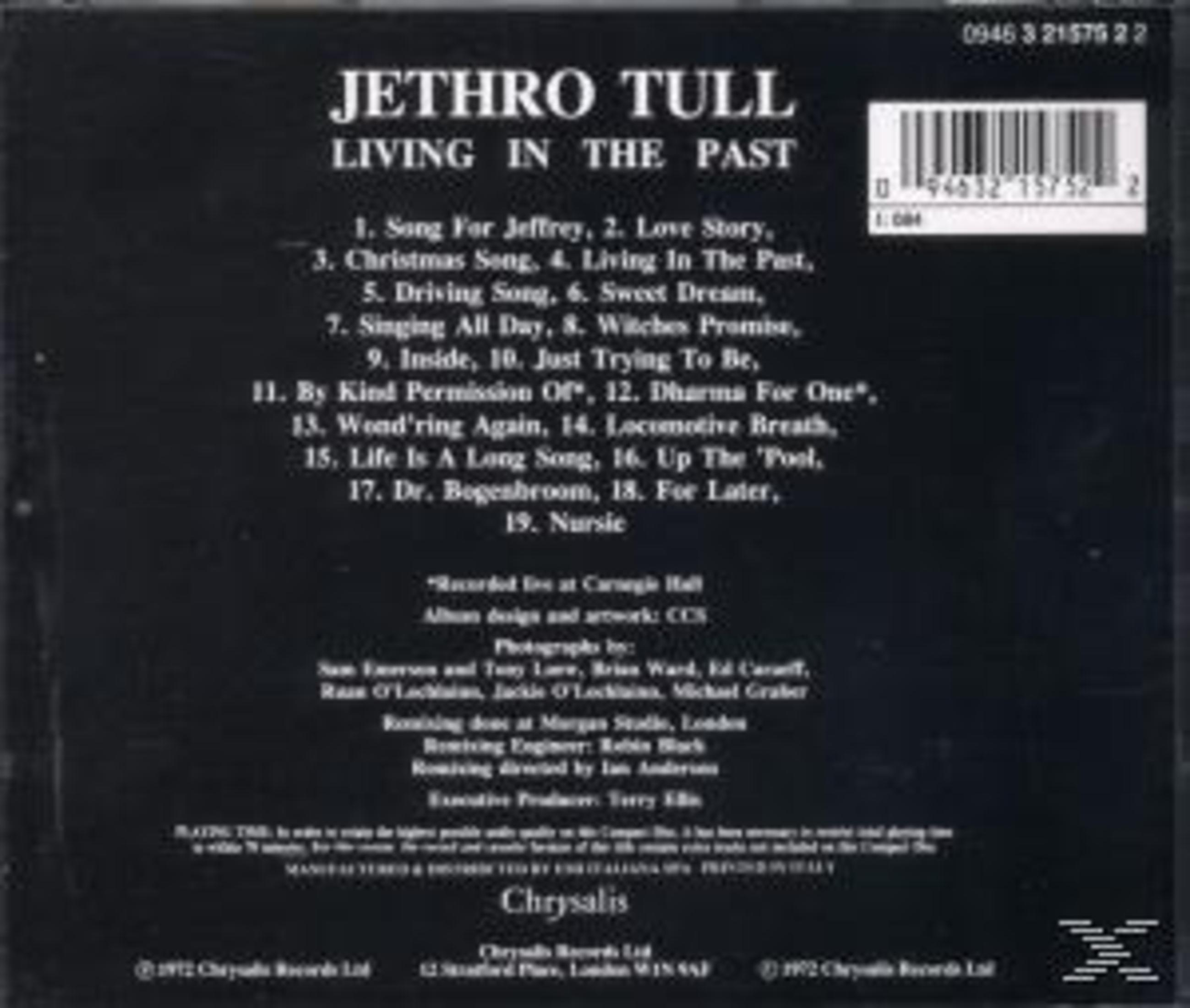 Retro copertina dell'album con un elenco di canzoni e il testo, 'Jethro Tull Living in the Past'.