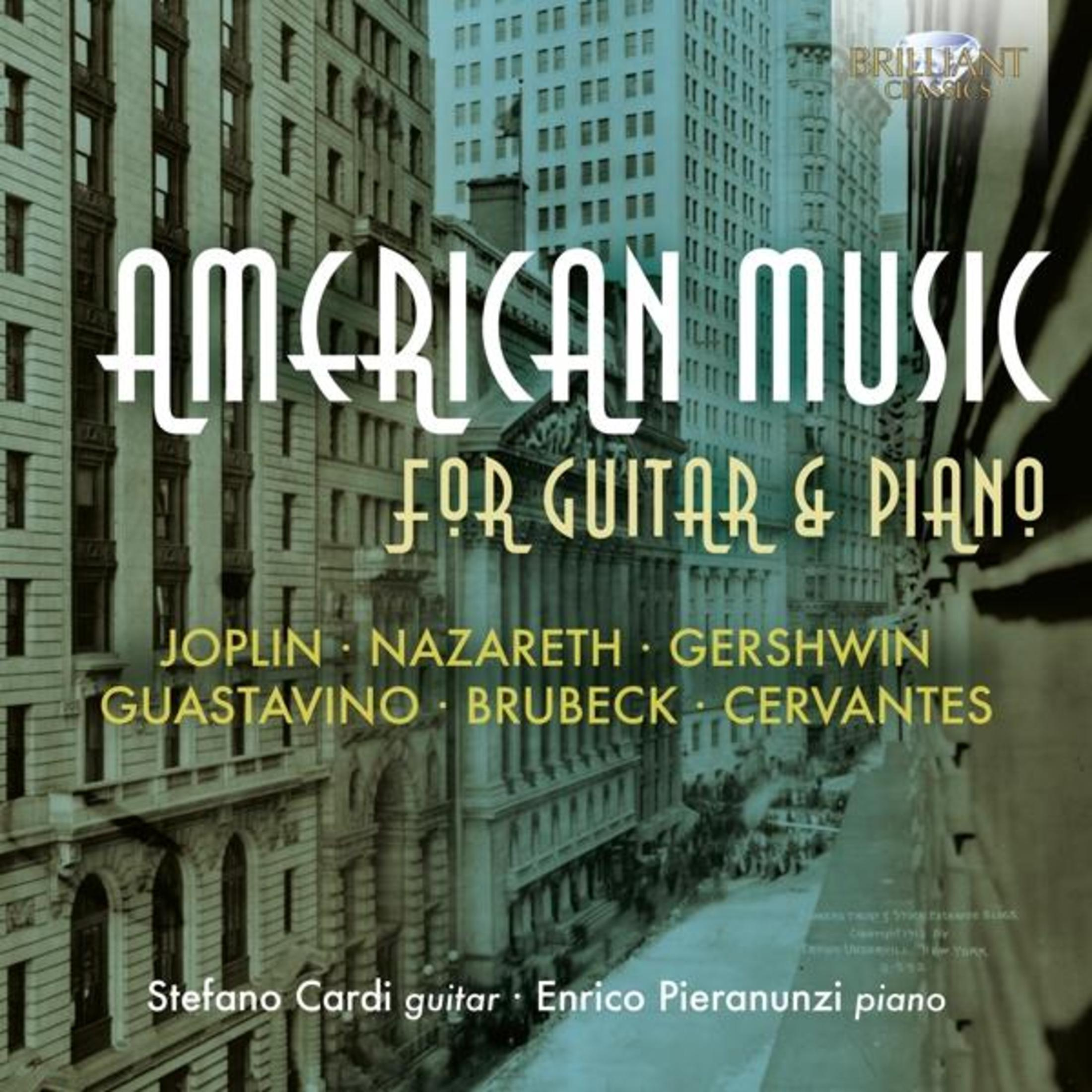 Albumhoes van American Music. Gebouwen op de achtergrond. Titel: American Music for Guitar & Piano.