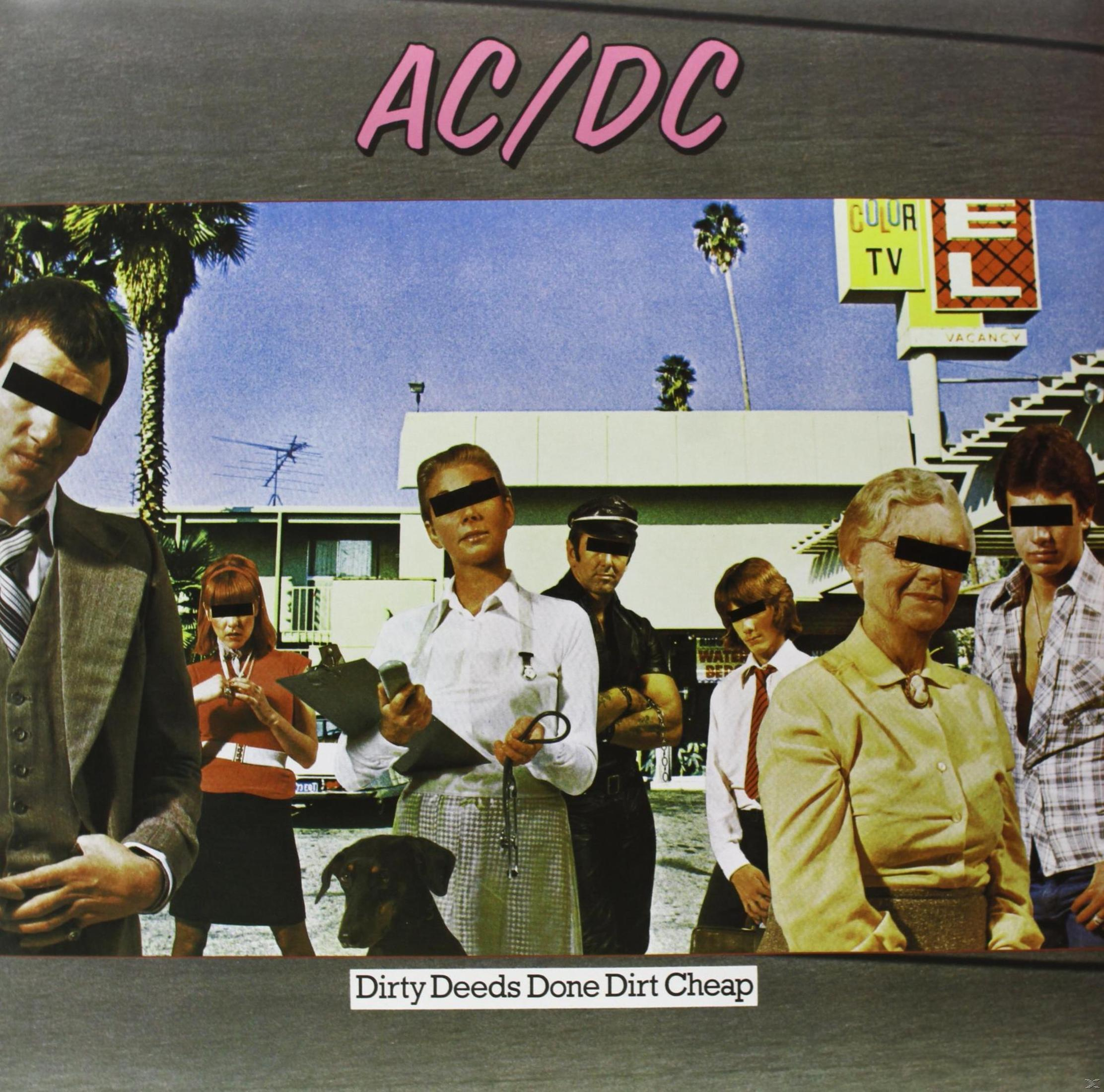 Copertina dell'album AC/DC "Dirty Deeds Done Dirt Cheap". Persone con barre nere sugli occhi fuori da un motel.