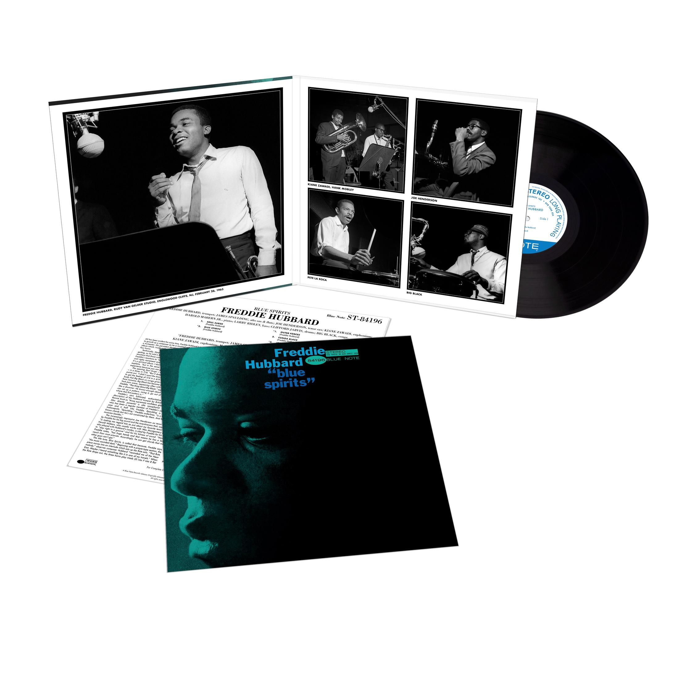 Copertina dell'album con quattro foto in bianco e nero. Un disco in vinile è accanto.