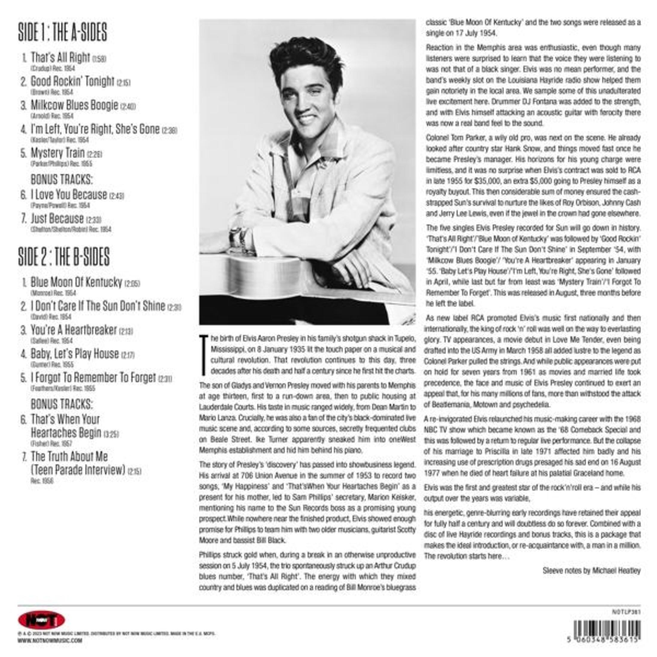 Copertina dell'album di Elvis Presley con testo e foto. Presenta una foto di Elvis che suona la chitarra.