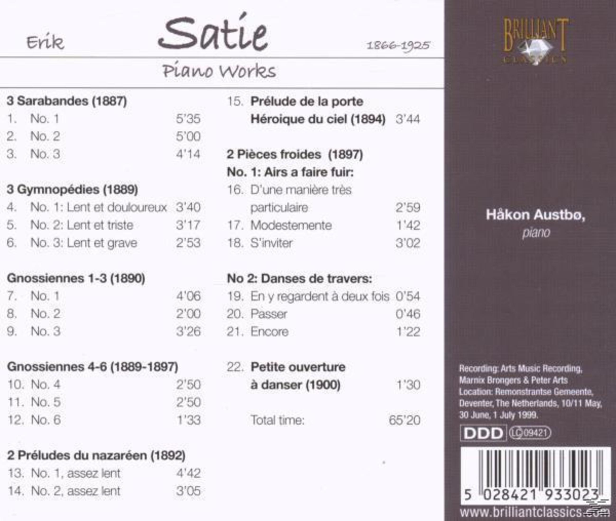 Copertina del CD con testo in bianco e nero. Il titolo è 'Piano Works' di Erik Satie.