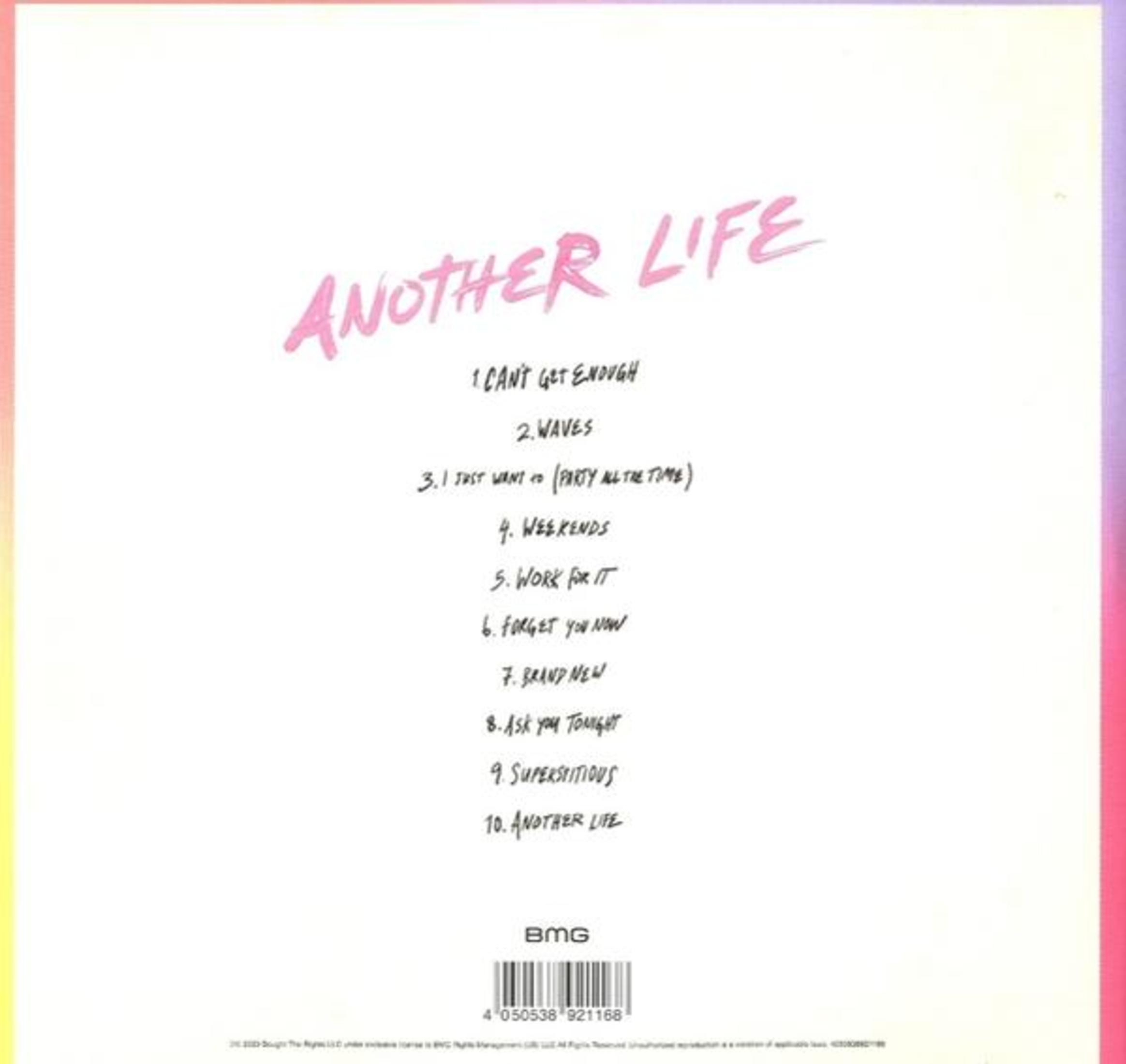 Copertina dell'album con il titolo "ANOTHER LIFE" e un elenco di dieci titoli di canzoni in rosa su sfondo bianco.