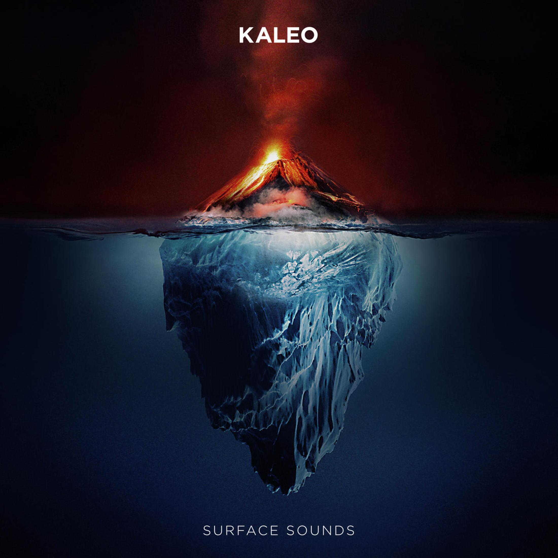 Copertina dell'album Kaleo. Un iceberg sott'acqua con un vulcano in eruzione in cima.