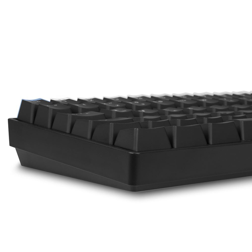 Schwarze Tastatur mit schwarzen Tasten. Die Tasten liegen eng beieinander.
