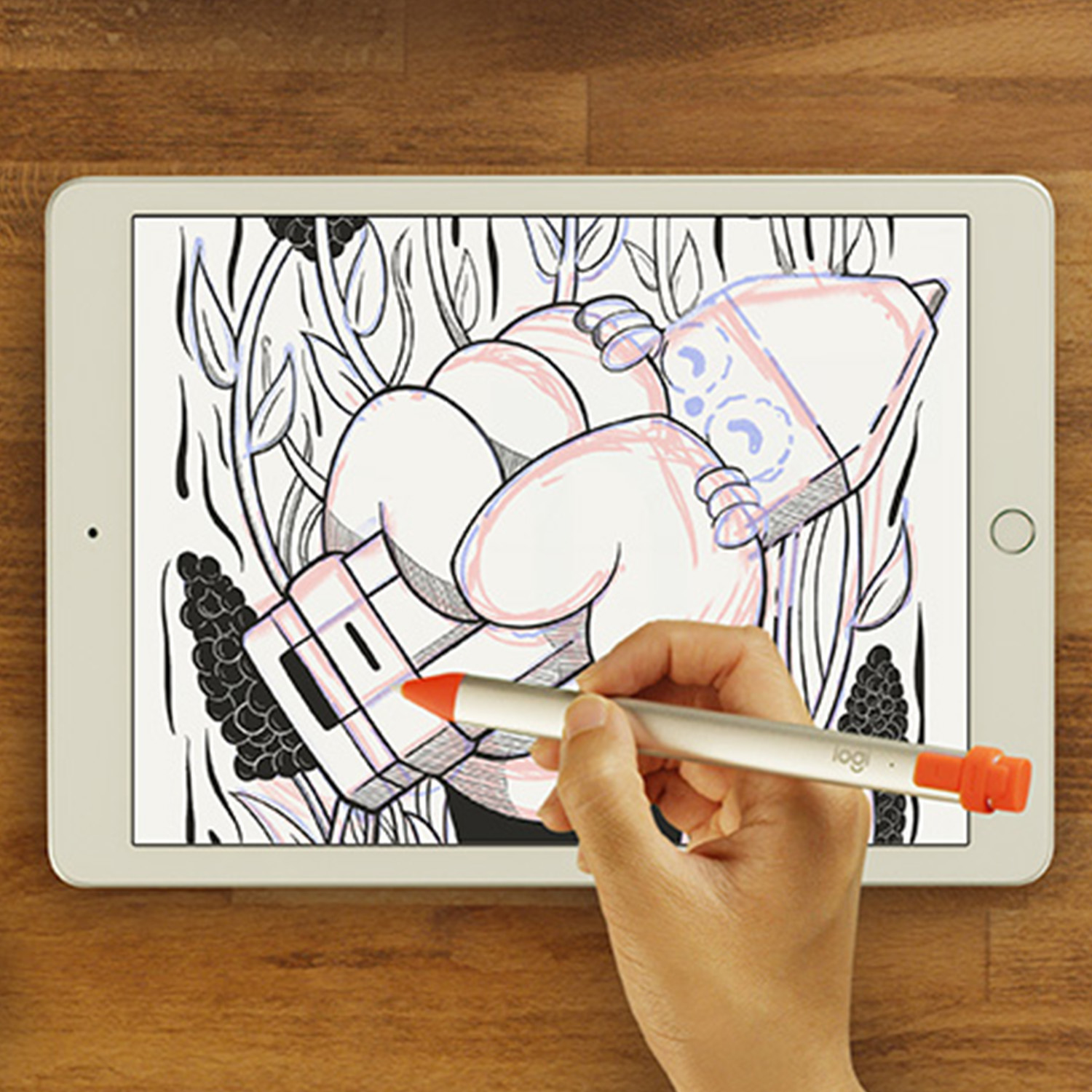Een hand die met een stylus op een tablet tekent, op een houten tafel.