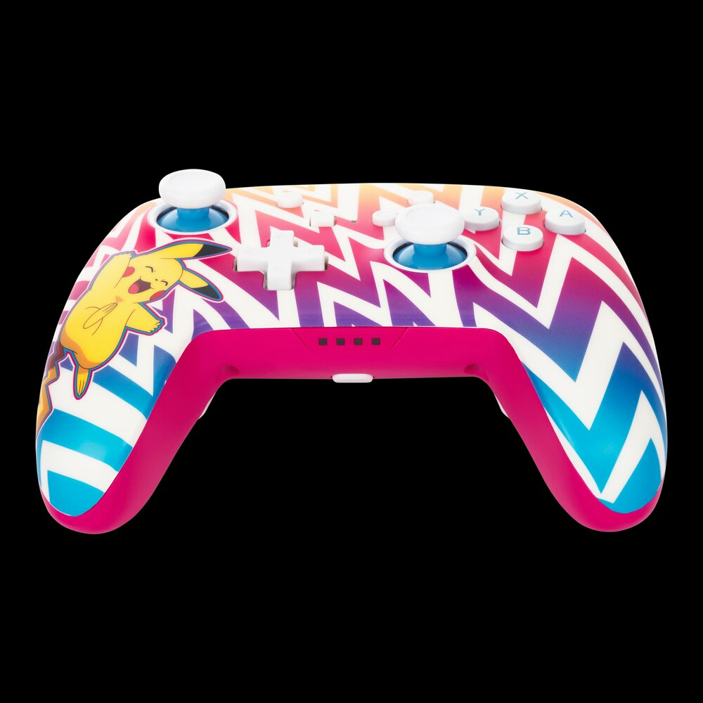 Ein farbenfroher Gamecontroller mit Pikachu-Design auf schwarzem Hintergrund.