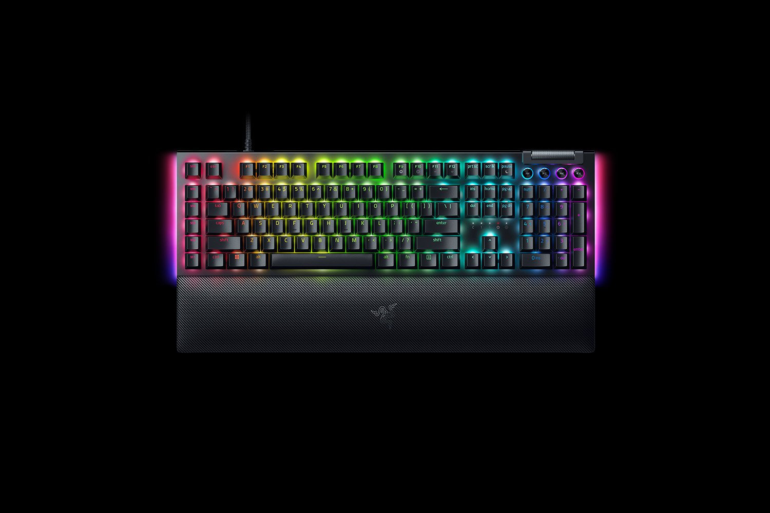 Eine schwarze Gaming-Tastatur mit farbenfroher Beleuchtung.