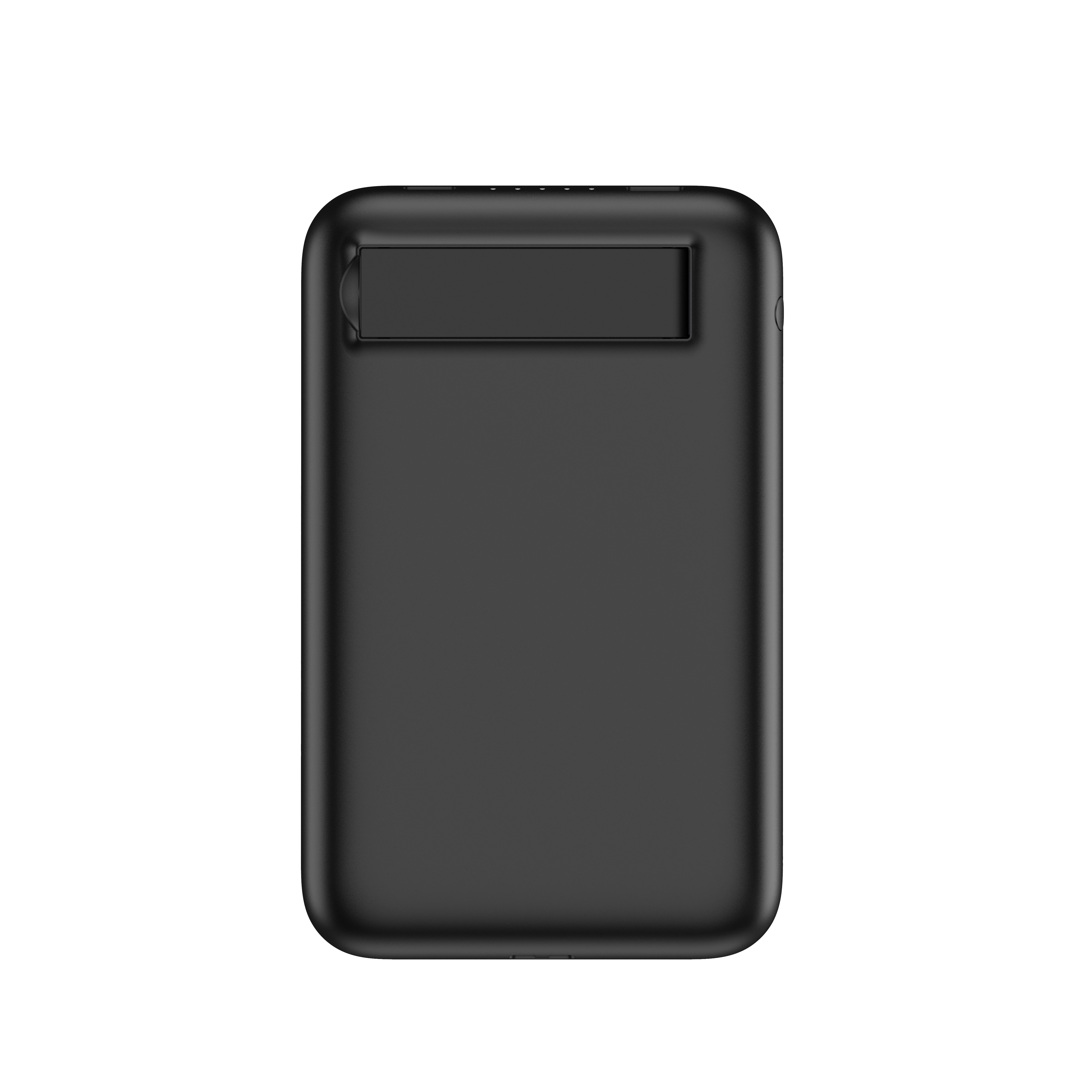 Schwarze Powerbank. Einfaches, rechteckiges Design mit kleiner Kerbe.