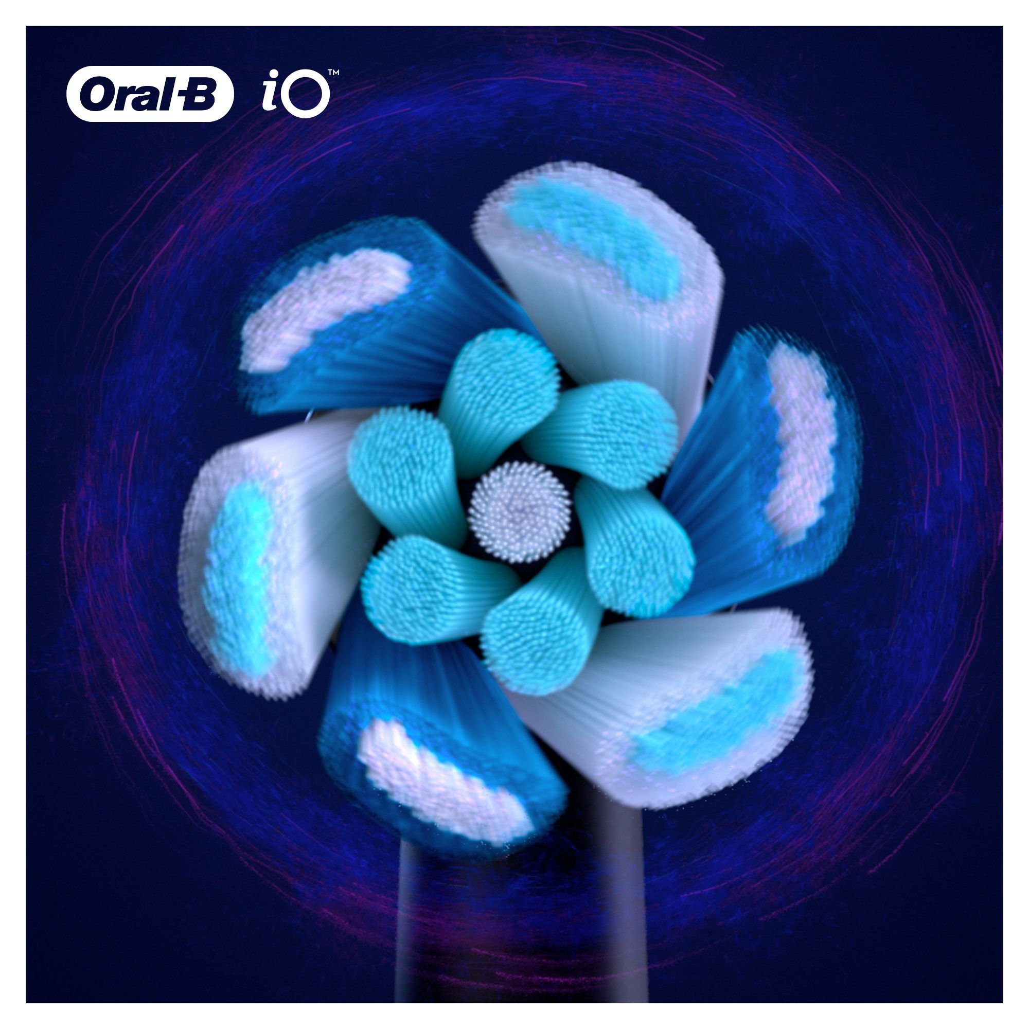 Ein Oral-B iO Zahnbürstenkopf mit blauen und weißen Borsten.