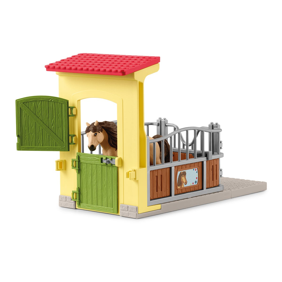 Ein Spielzeugpferd und Stallset. Ein braunes Pferd ist im Stall, Kopf sichtbar. Der Stall ist gelb mit rotem Dach.