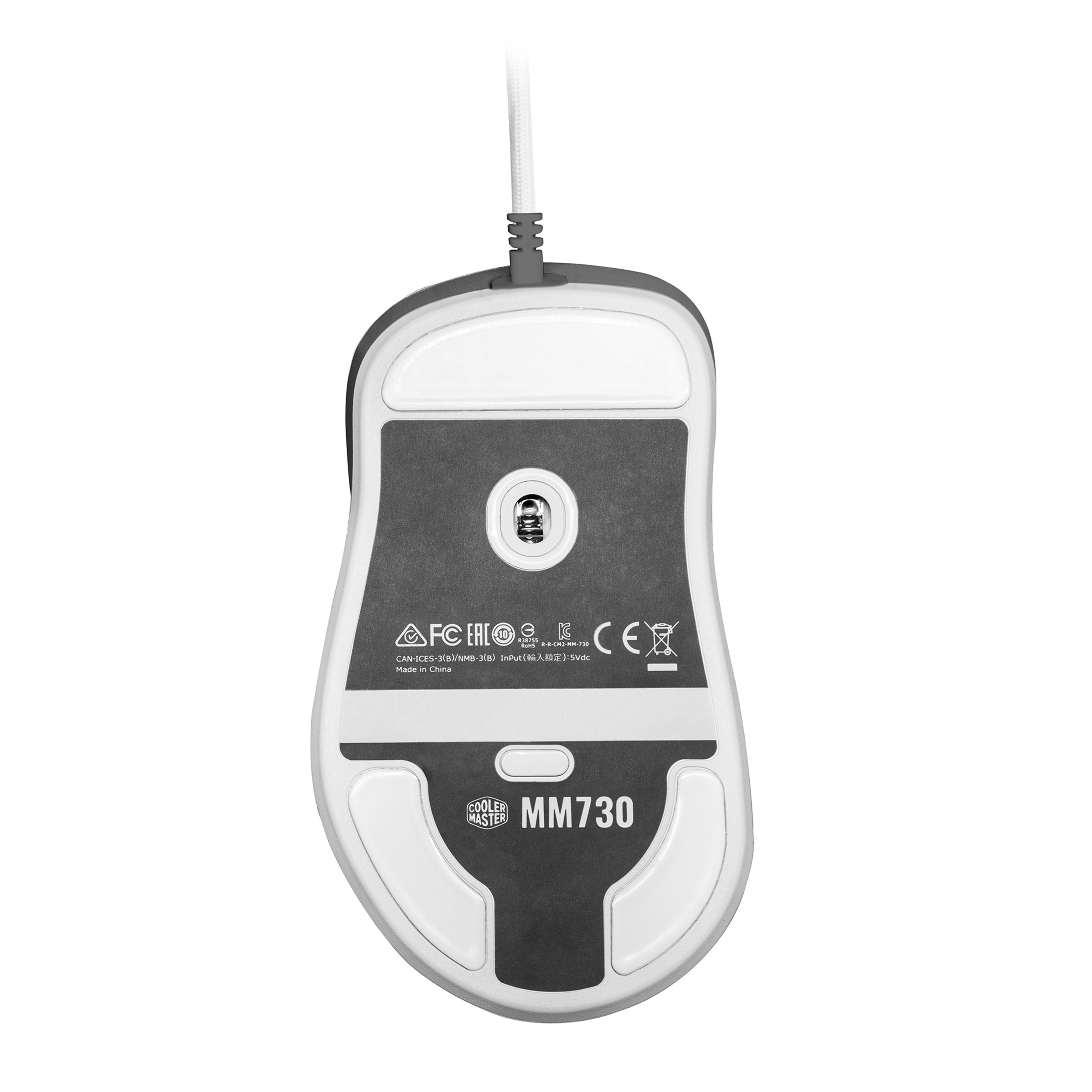 Widok od spodu czarno-białej myszy komputerowej z kablem.