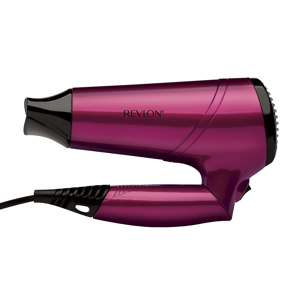Un asciugacapelli Revlon, per lo più viola, con ugello e manico neri, su sfondo bianco.