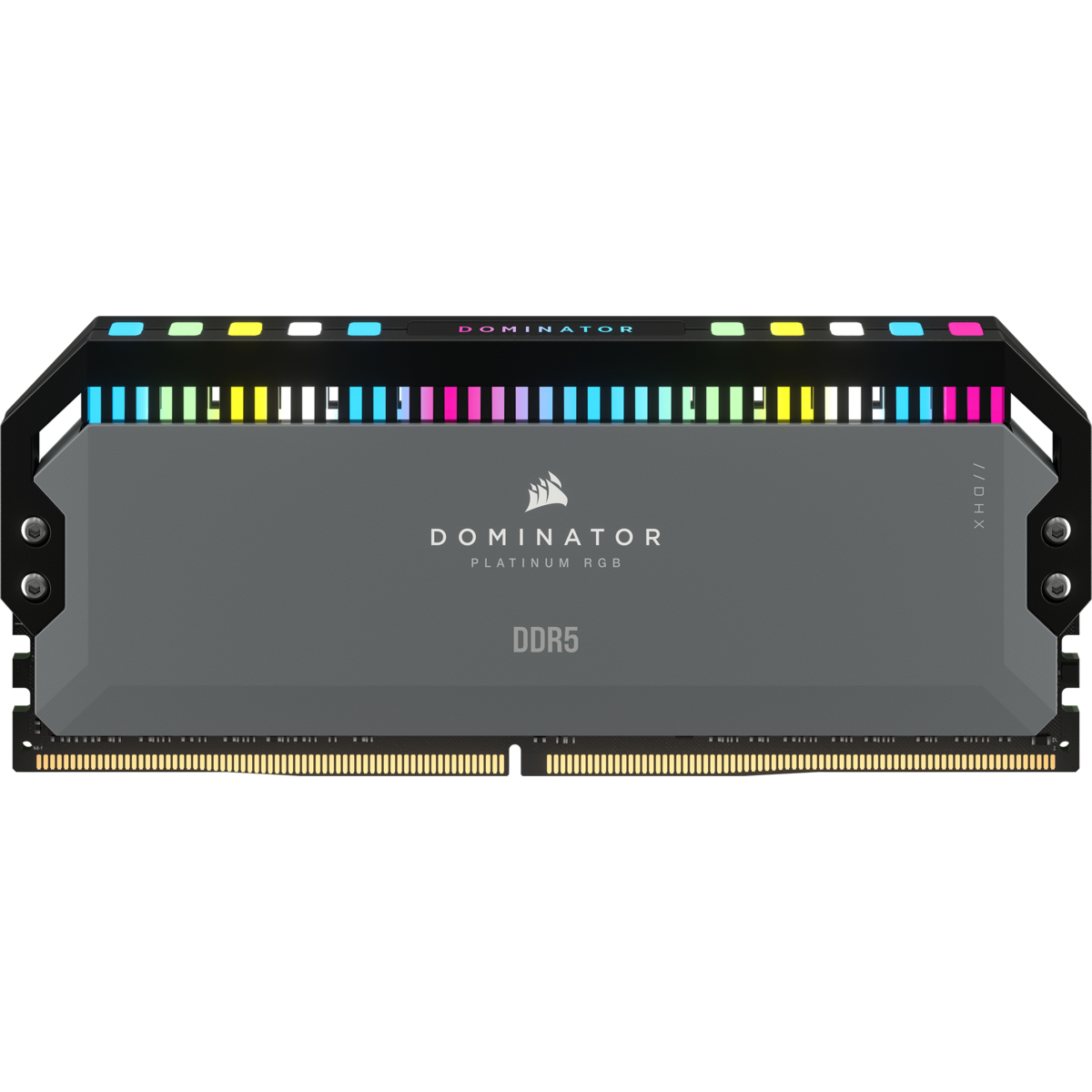Moduł RAM DDR5 z oświetleniem RGB. Tekst: DOMINATOR PLATINUM RGB DDR5. Jest szary z czarnym wykończeniem.